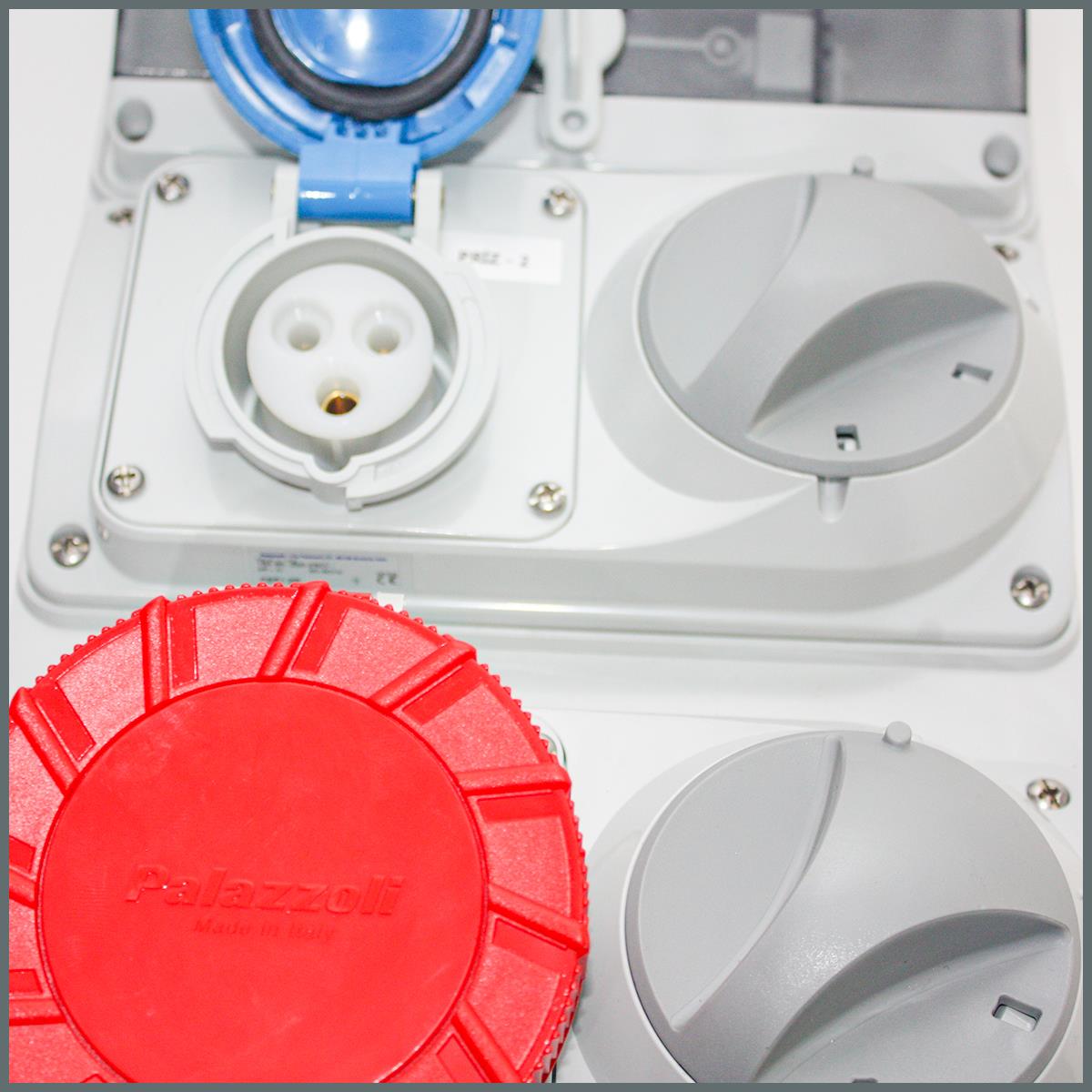 Palazzoli IP55 Şeffaf Kombinasyon Panosu 3x16A, 5x32A Kilitli Priz