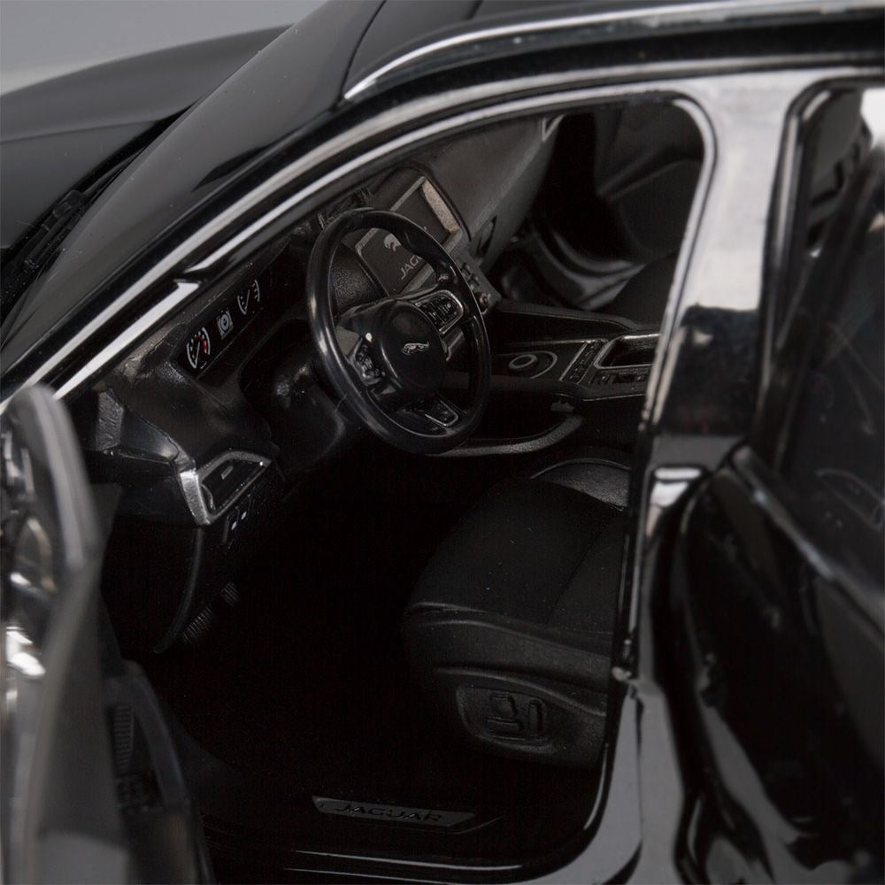 JAGUAR F-PACE MODEL ARAÇ