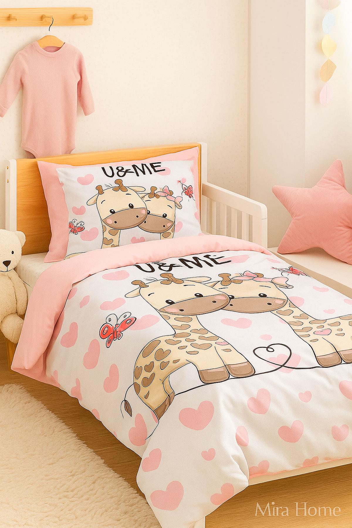 Yenidoğan Kız Bebek Nevresim Takımı 3D Pamuklu Zürafa