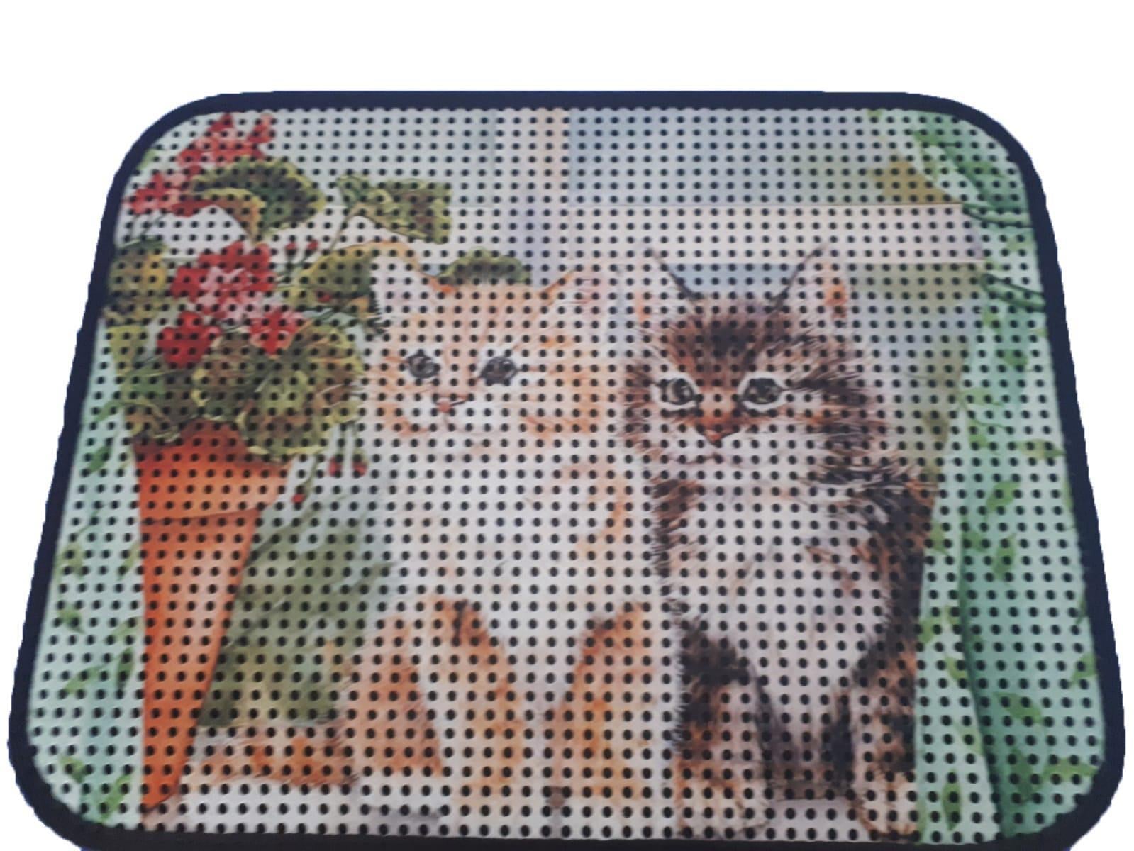 Miapet Elekli Desenli Kedi Tuvalet Önü Paspası 60 x 45 cm Vazo
