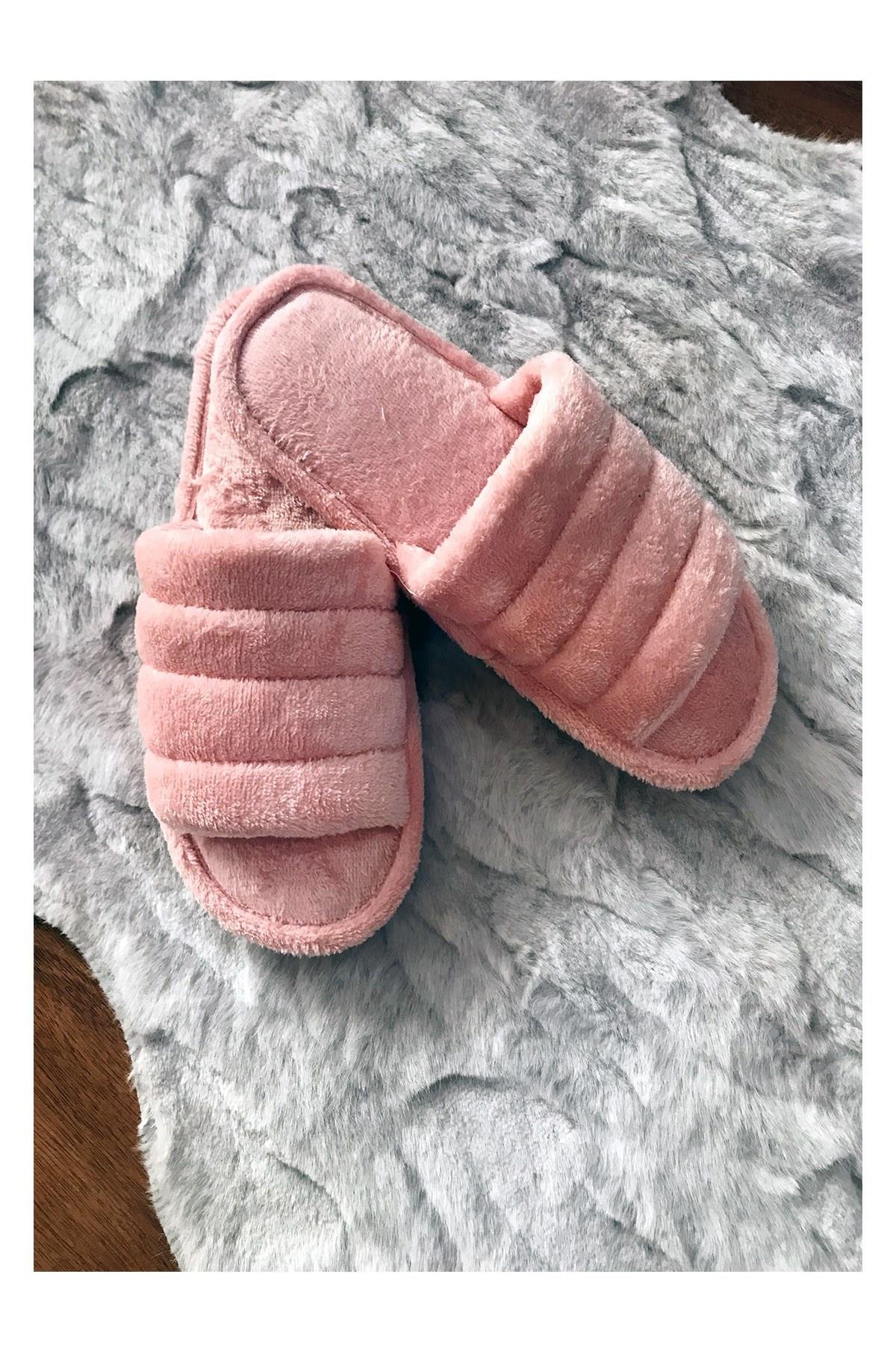 Kadın Ev Terliği Pembe Peluş 