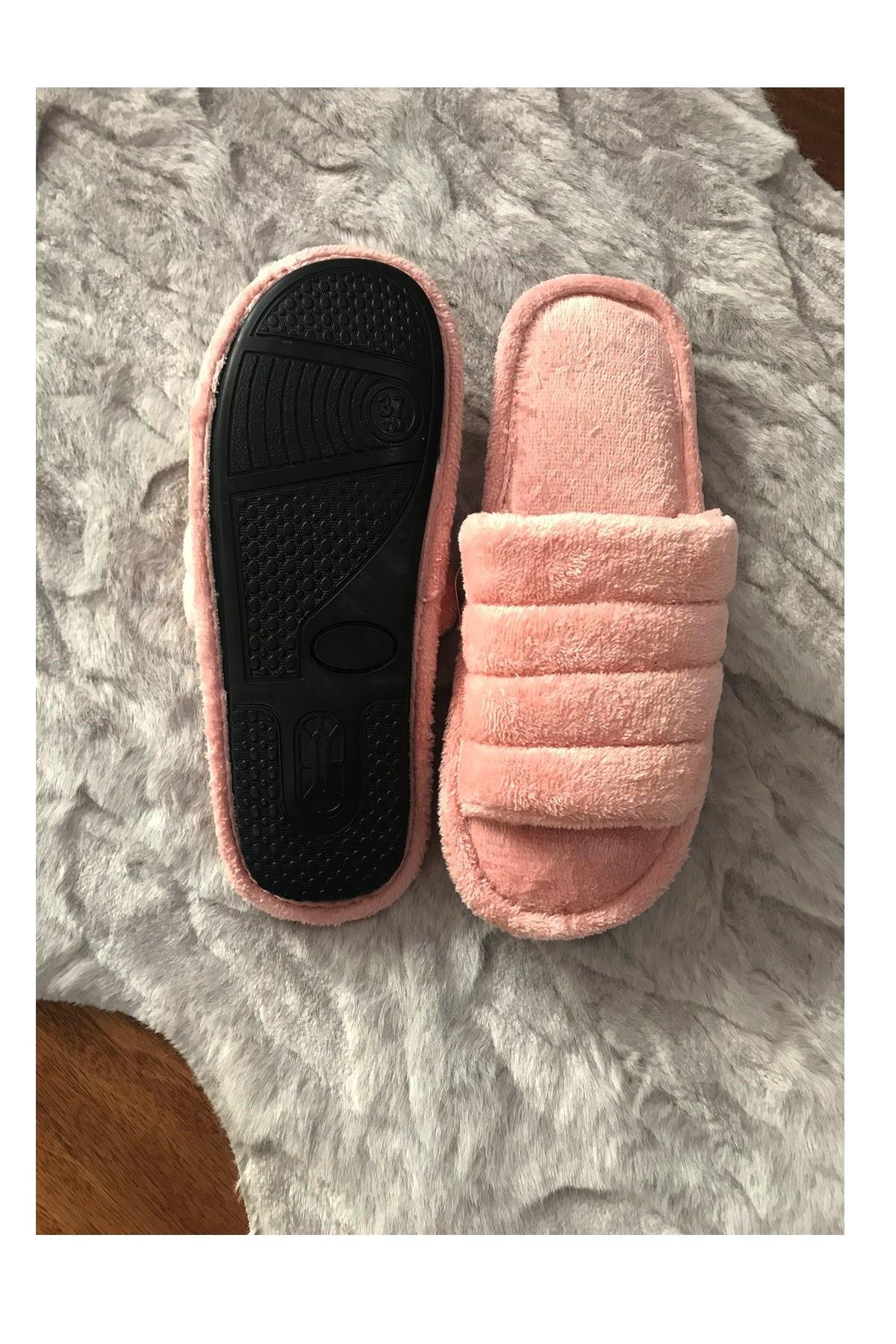 Kadın Ev Terliği Pembe Peluş 