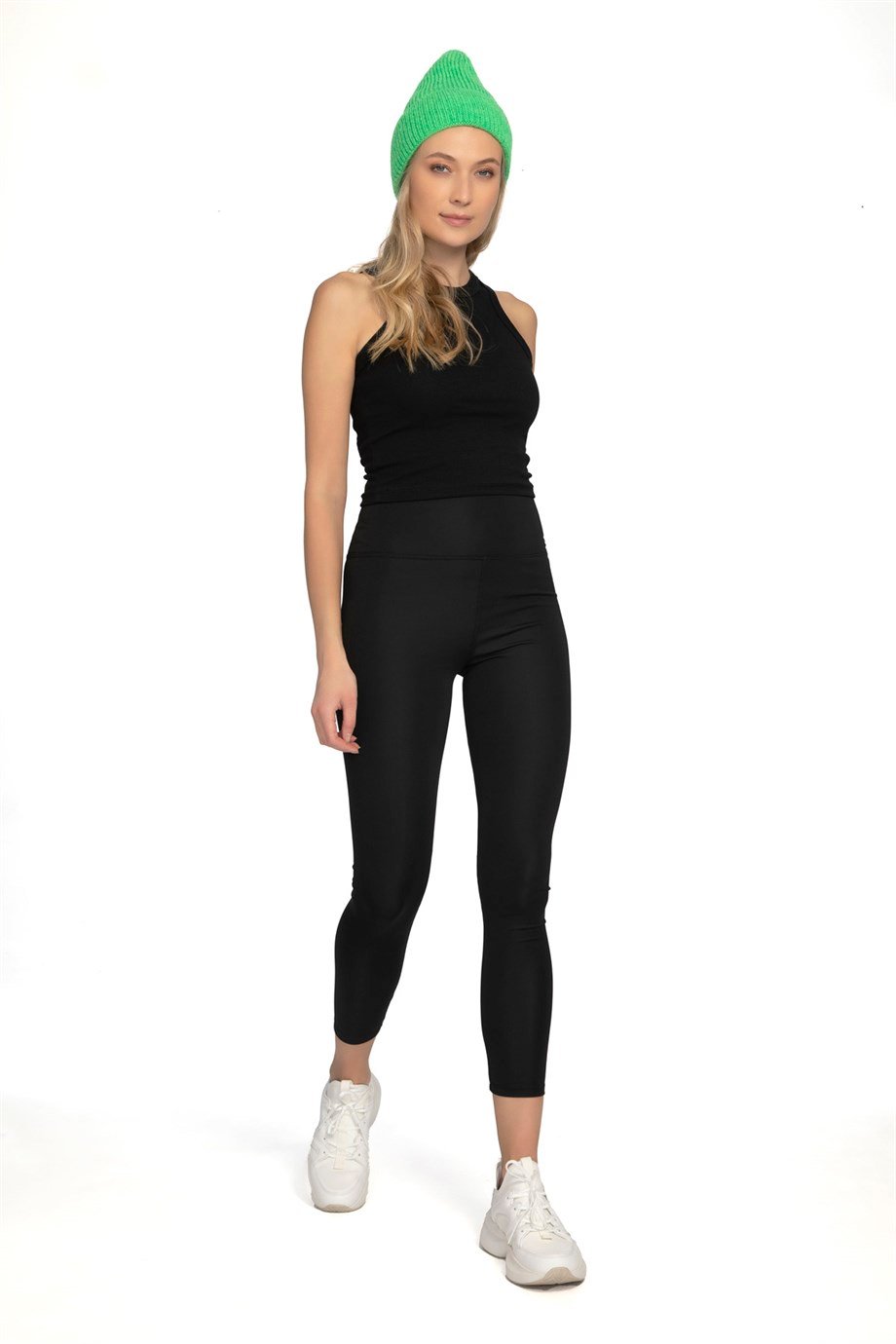 BİSİKLET YAKA KAŞKORSE SİYAH CROP BÜSTİYER
