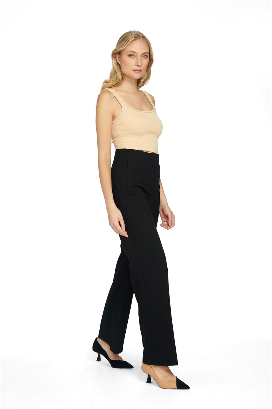 KALIN ASKILI KAŞKORSE BEJ CROP BÜSTİYER
