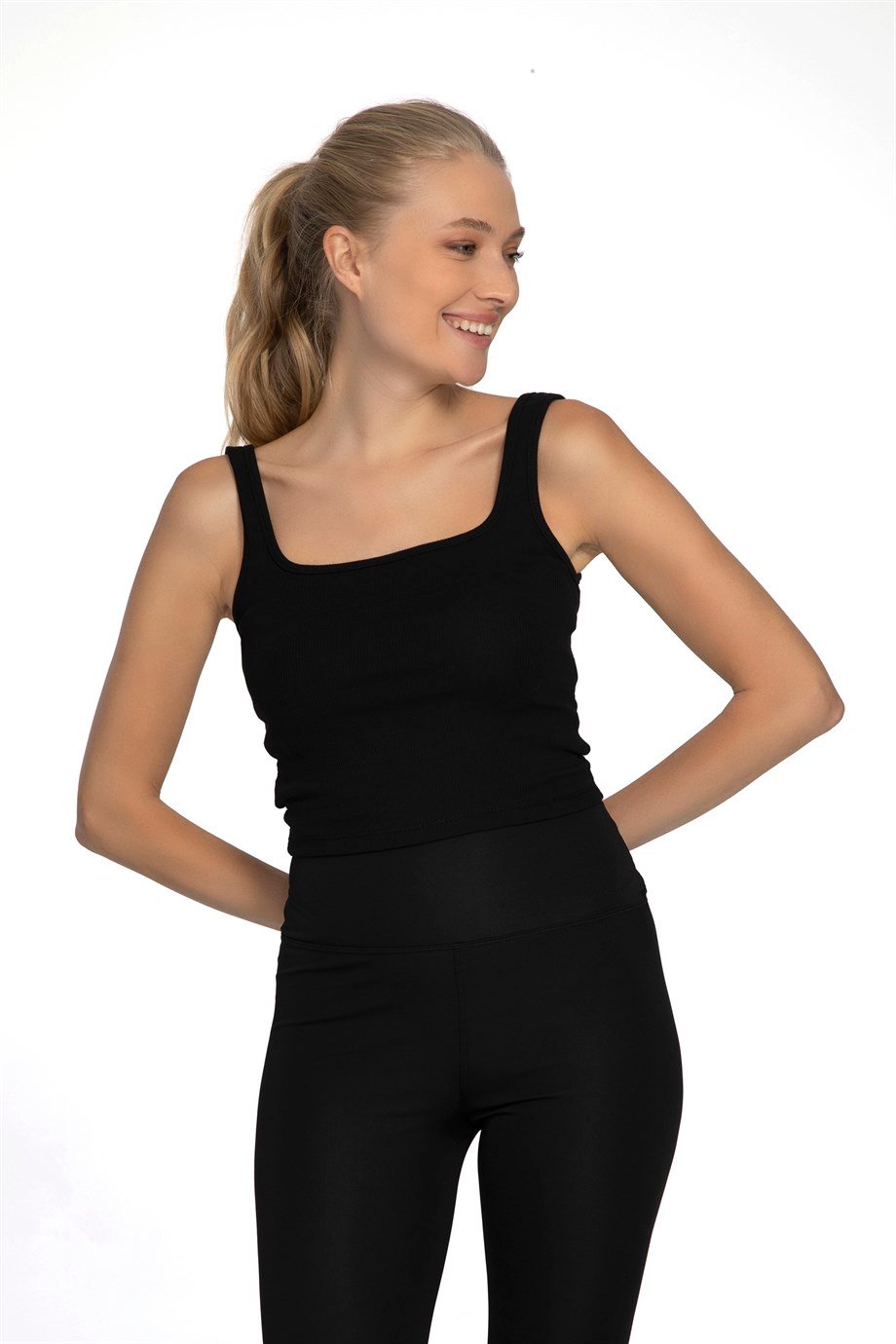 KALIN ASKILI KAŞKORSE SİYAH CROP BÜSTİYER
