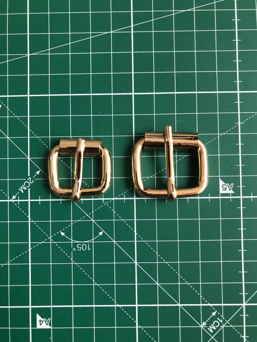 Makaralı Toka Gold(Premium) | derimalzeme.comMakaralı Toka Gold (Premium)