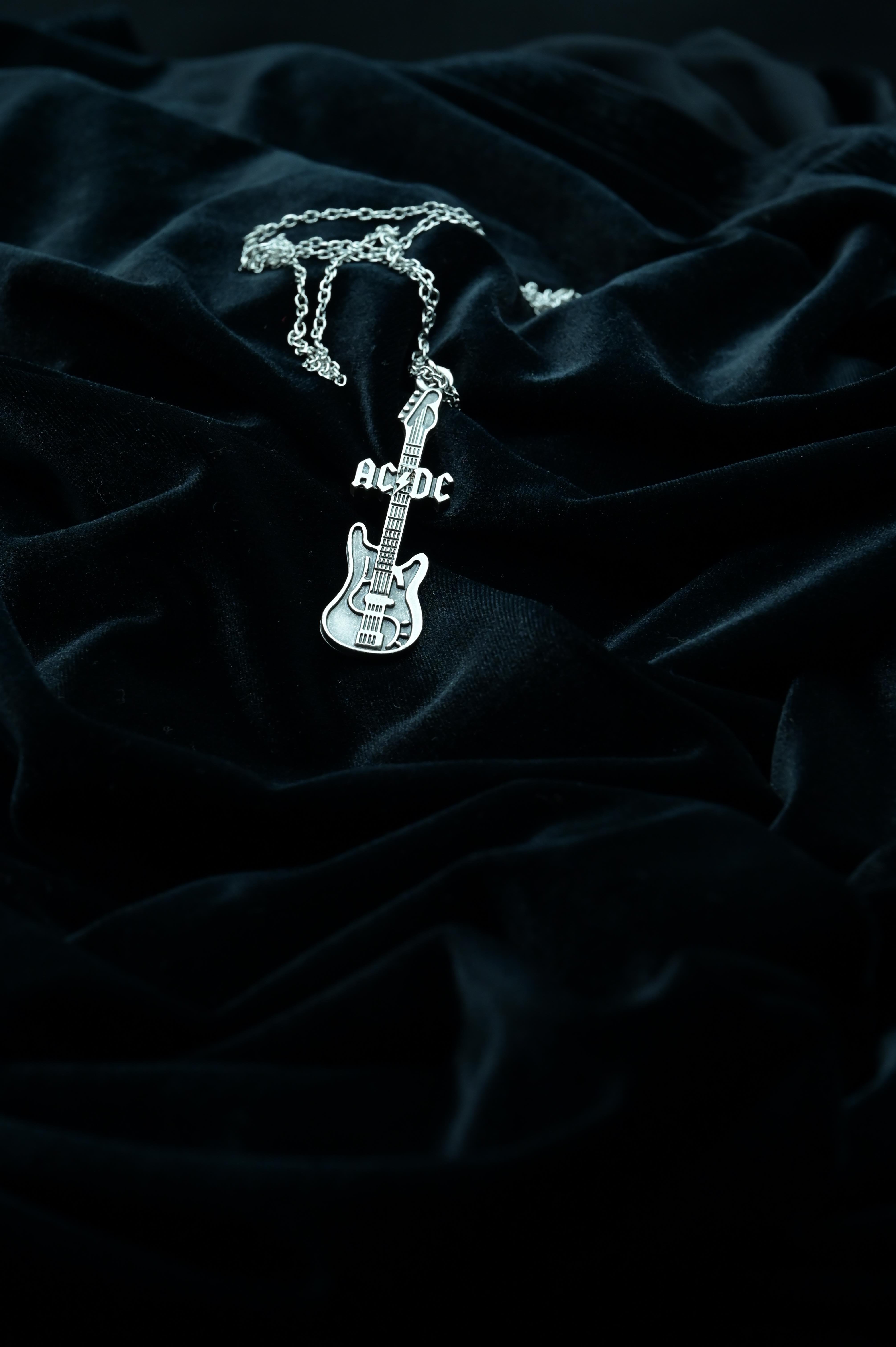 AC-DC Guitar Unisex Kolye