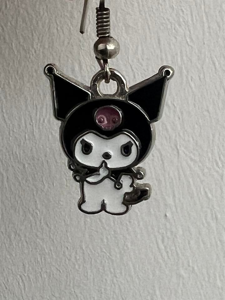 Anime Kuromi Çift Küpe