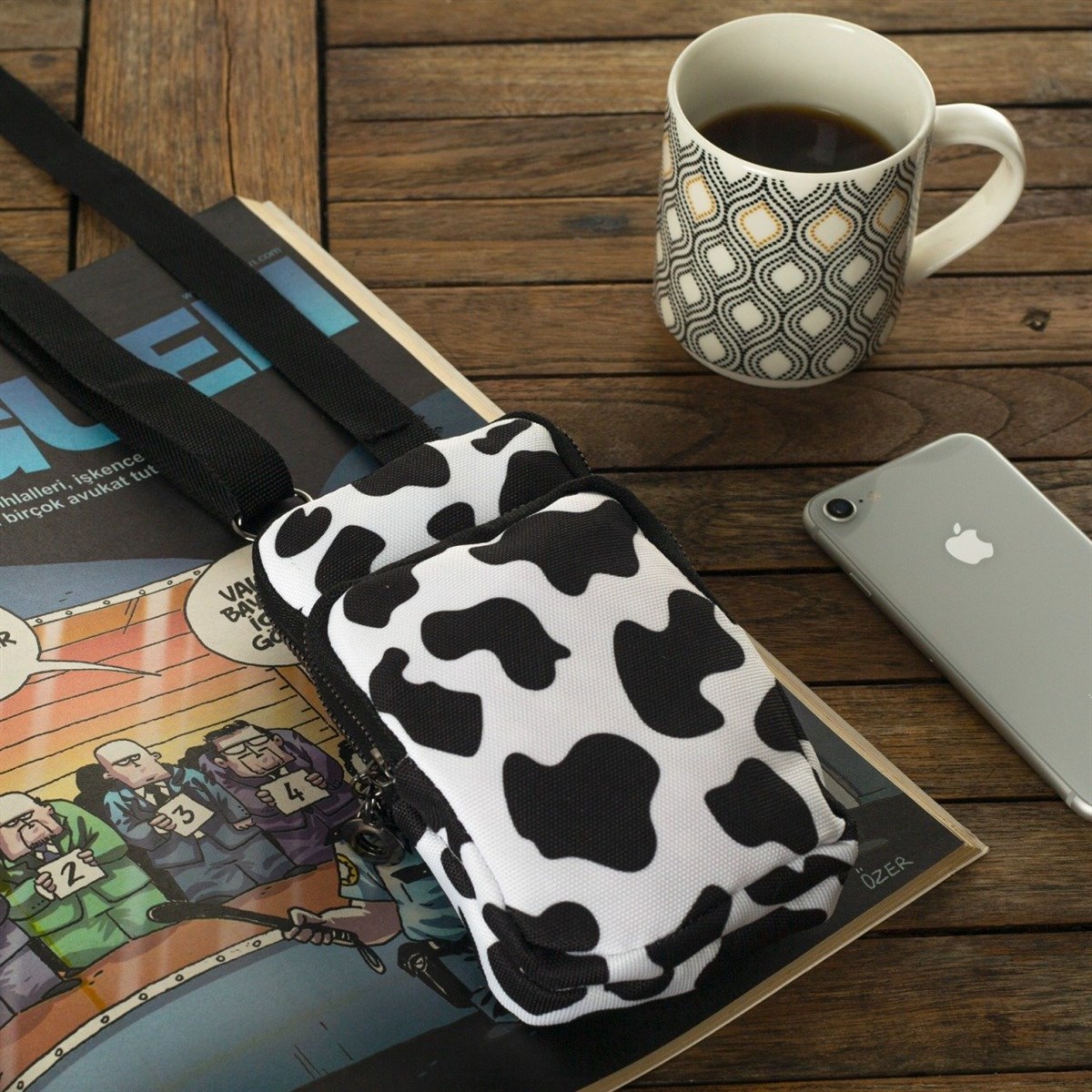Cow Pattern Telefon Çantası