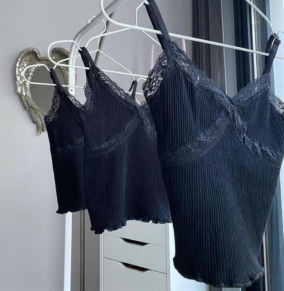 Dantel Detaylı Askılı Siyah Crop