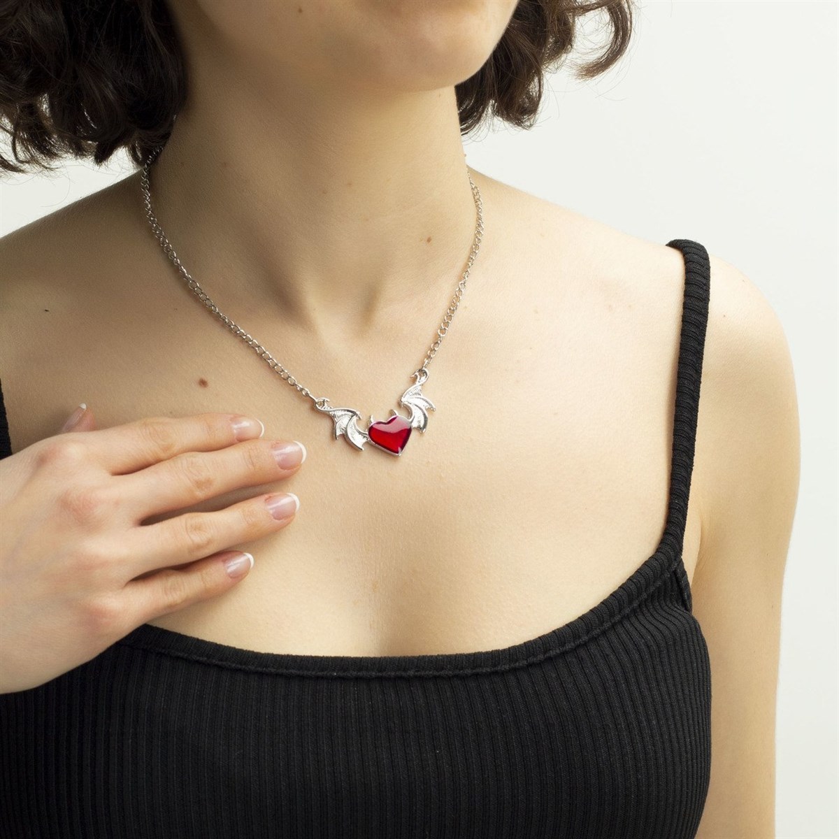 Devil Red Heart Kolye