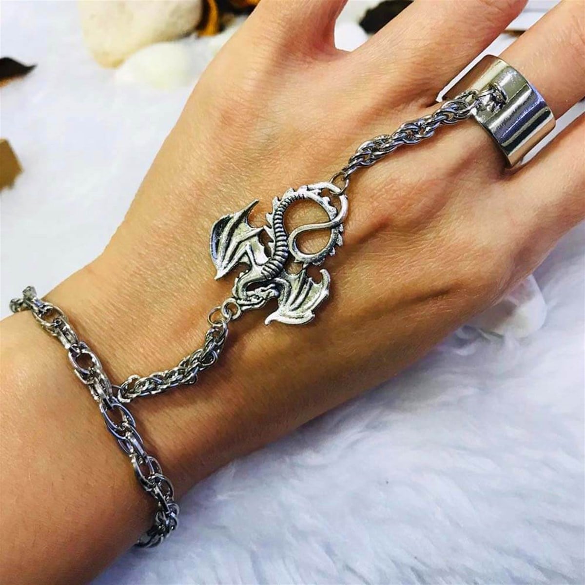 Gotik Dragon Zincir Bileklikli Yüzük