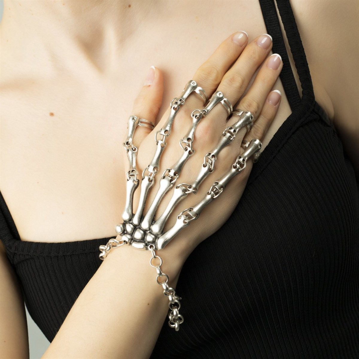 Gotik Gümüş Renk İskelet Şahmeran