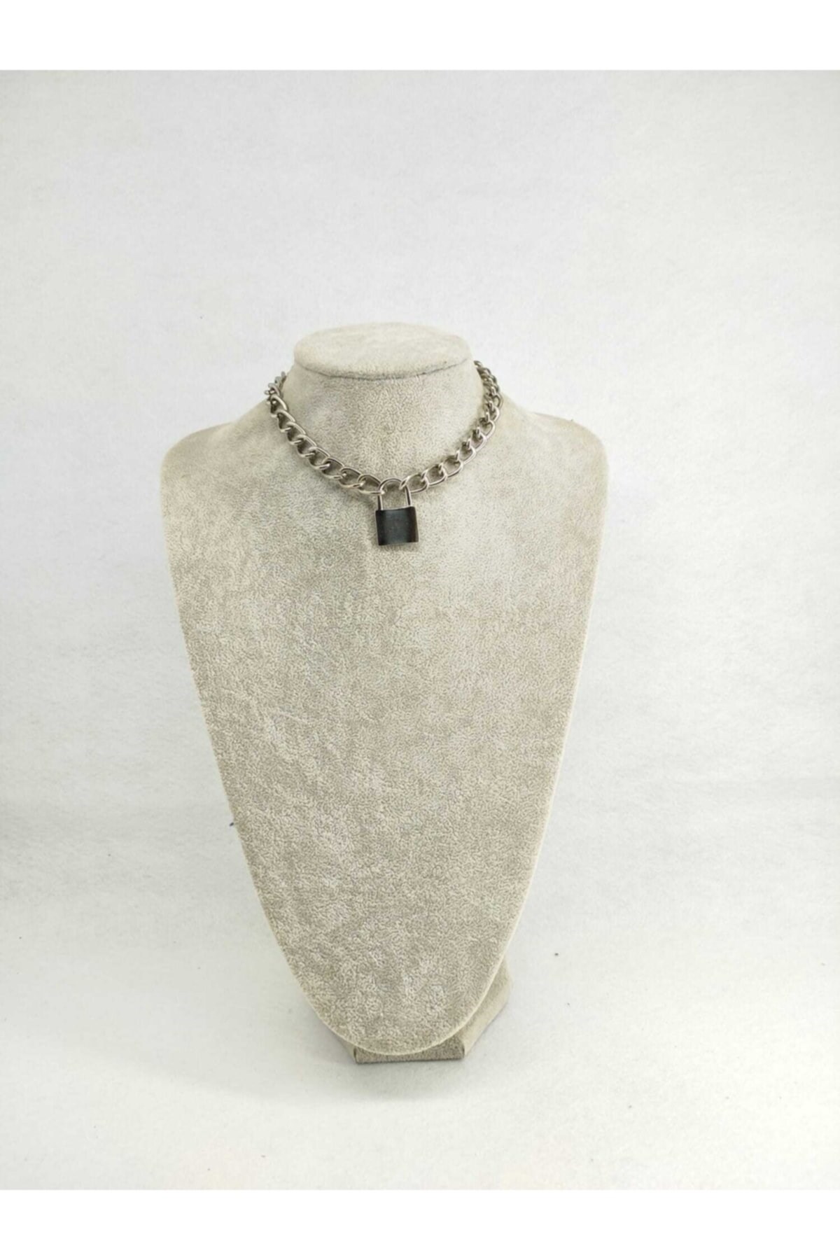 Gridlocked Gothic Chain Choker