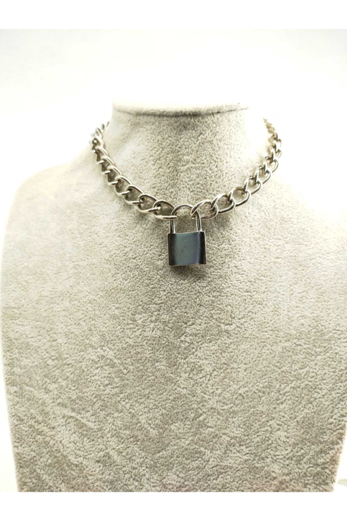 Gridlocked Gothic Chain Choker