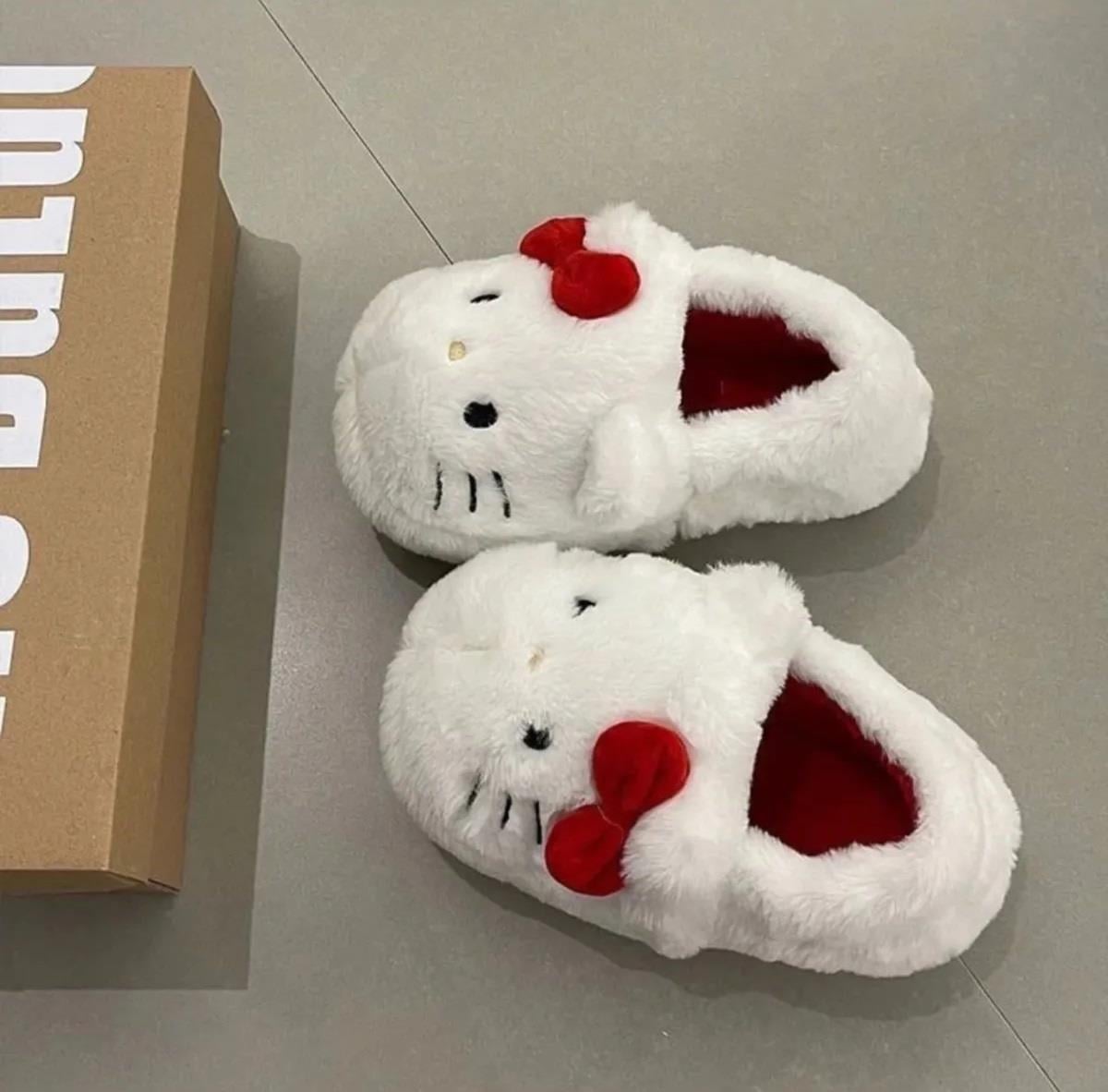 Hello Kitty Beyaz Puffy Panduf Terlik