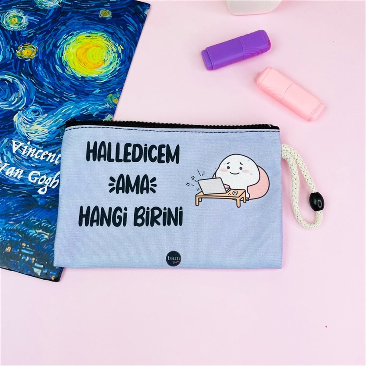İpli 'Halledicem Ama Hangi Birini' Bez Cüzdan Kalemlik