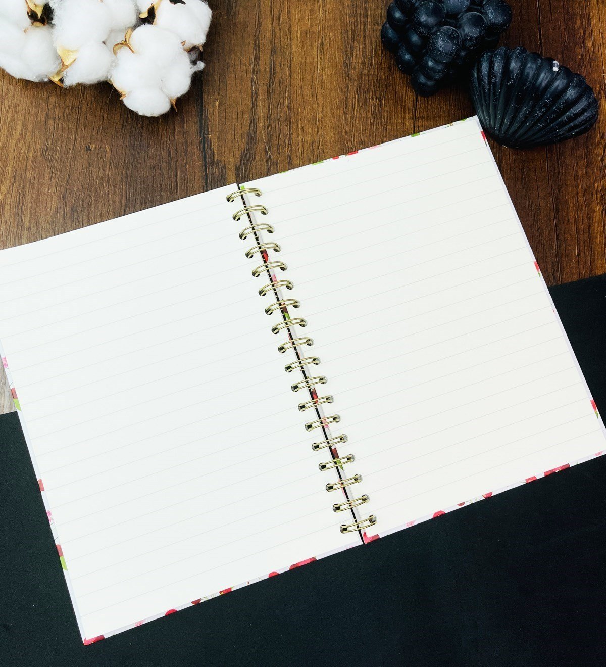 Itachi Lamas Tasarımlı Çizgili Spiralli Defter