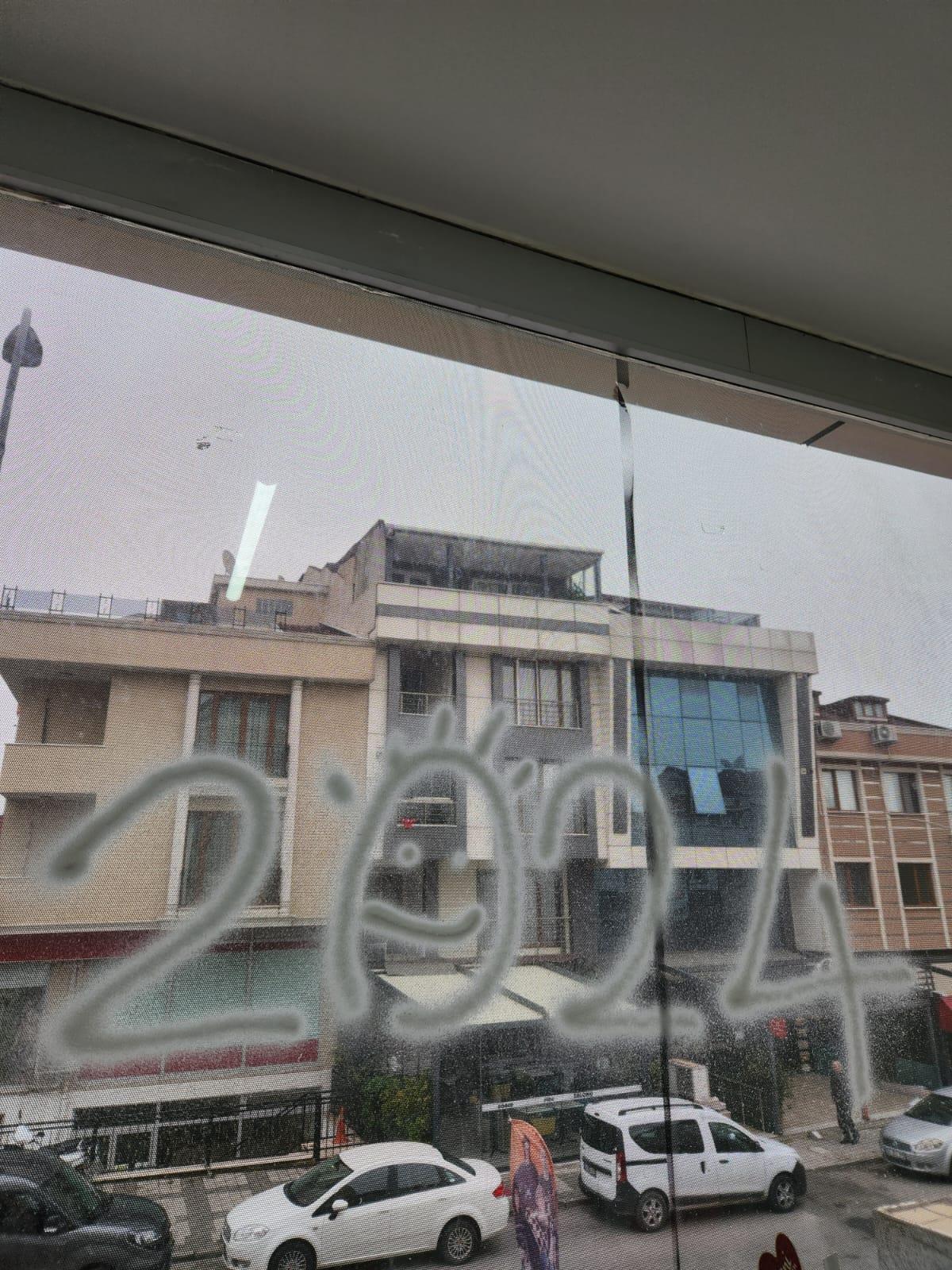 Kalıcı Uçmayan Kar Spreyi