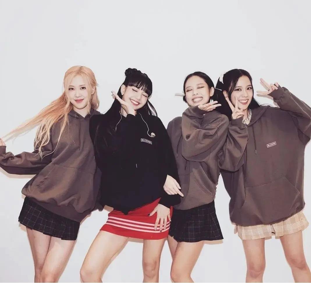 Kpop Born Pink Antrasit Kapüşonlu Sweatshirt