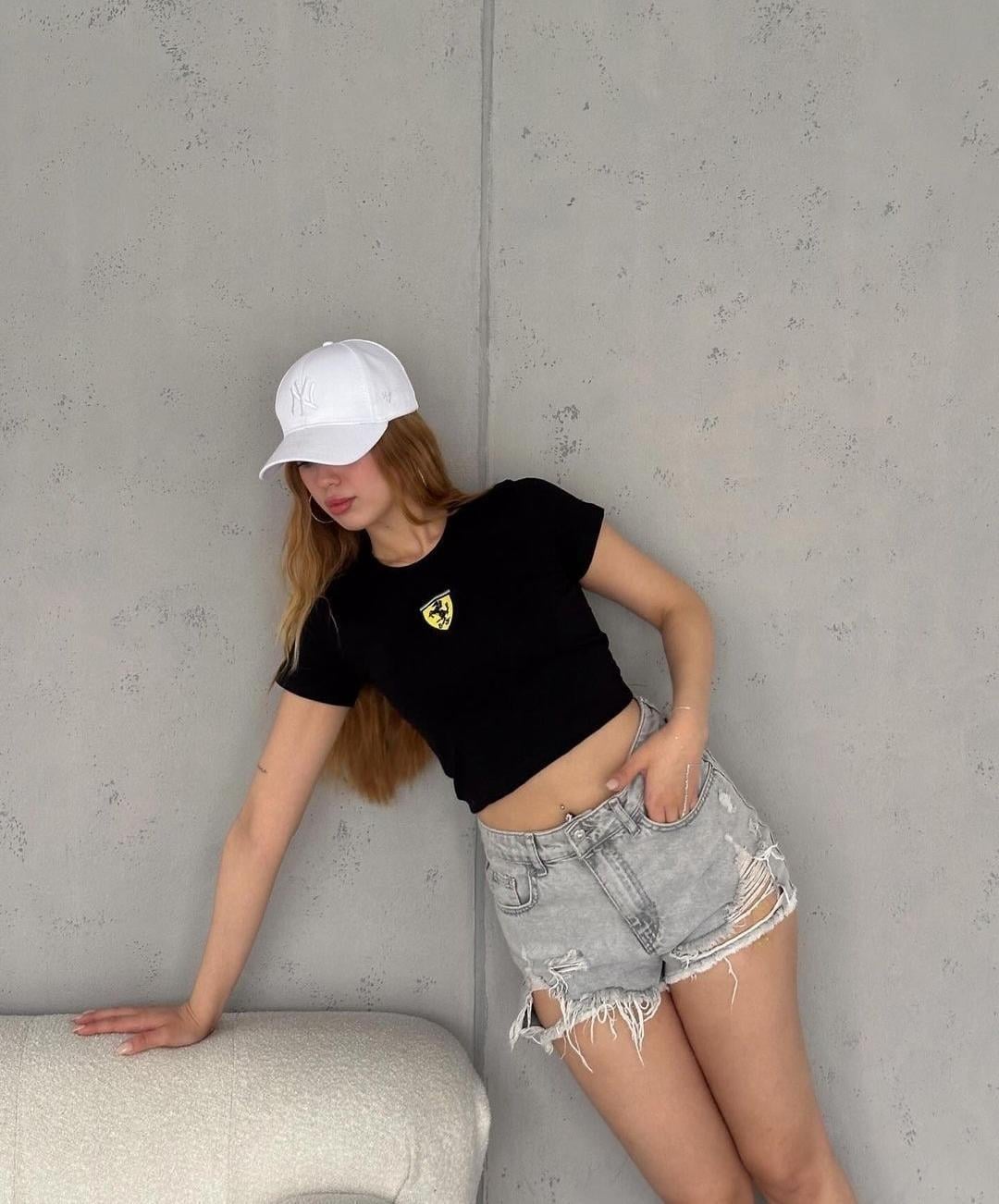 Nakışlı Siyah Crop Bluz