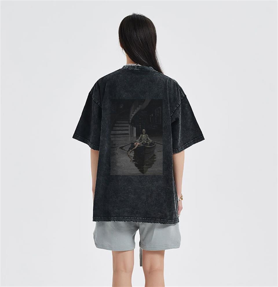 Skeleton In Sandal Sırt Baskılı Unisex Eskitme T-shirt