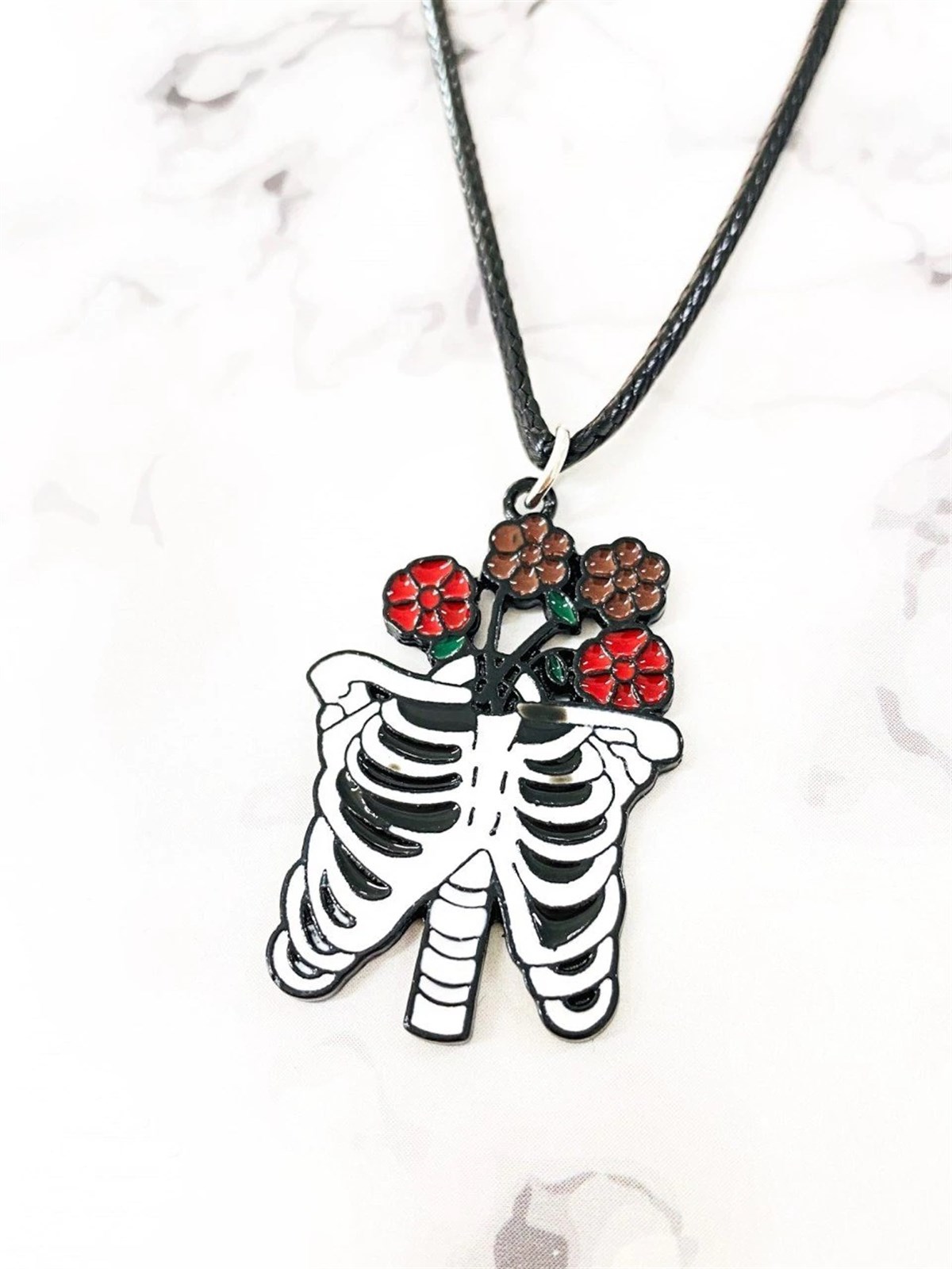 Skeleton Rib and Roses Necklace Kolye