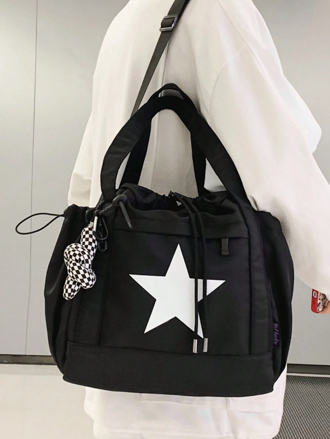 Star Detail Large Capacity Siyah Postacı Çantası