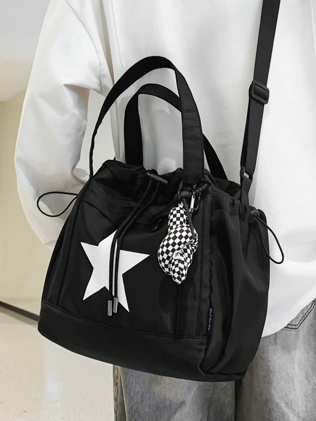 Star Detail Large Capacity Siyah Postacı Çantası