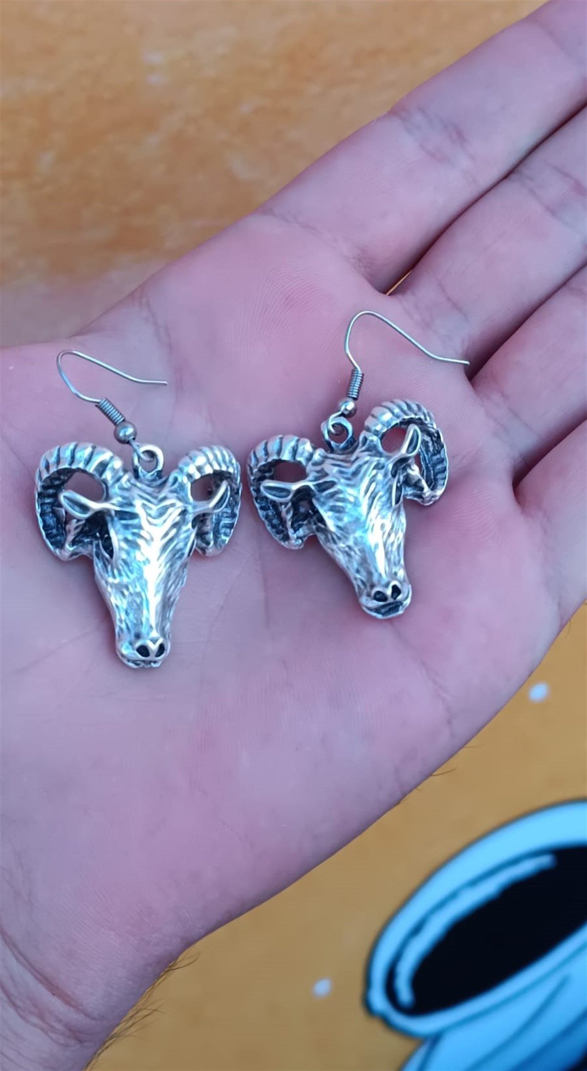 Touz Gothic Goat Çift Küpe