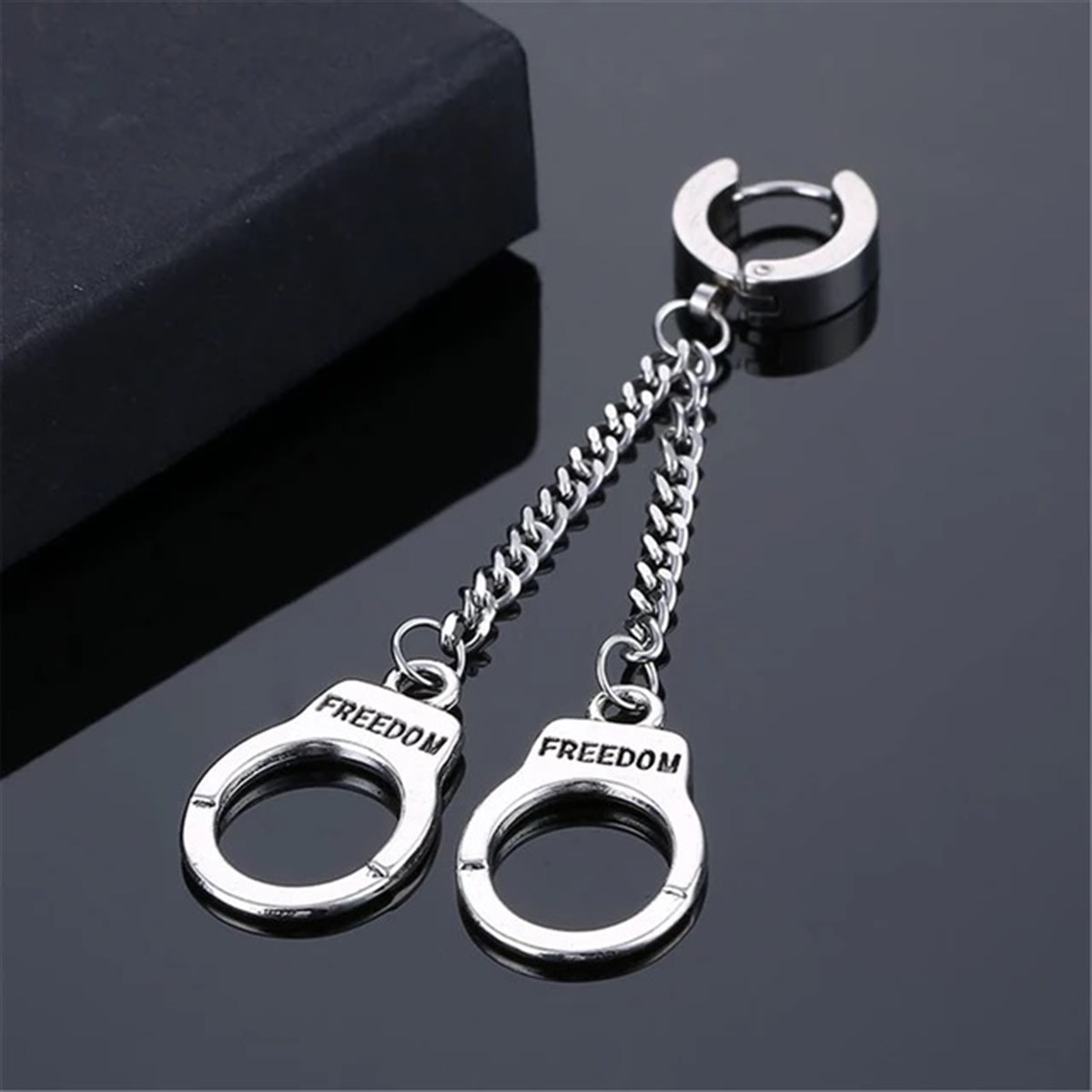 Touz Gothic Handcuff Kelepçe Tasarımlı Küpe