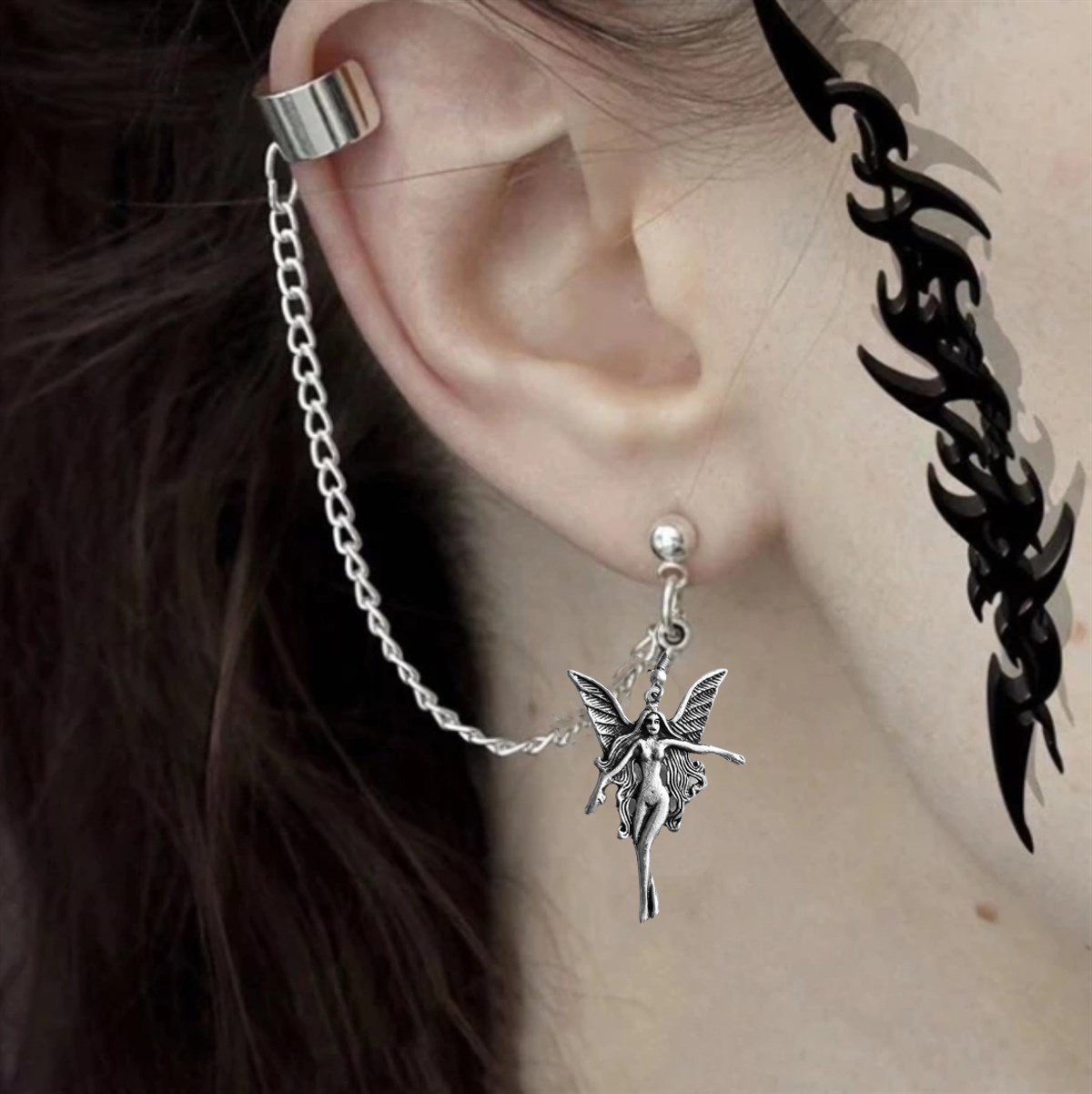 Touz Gothic Winged Girl Zincir Sallantılı Küpe