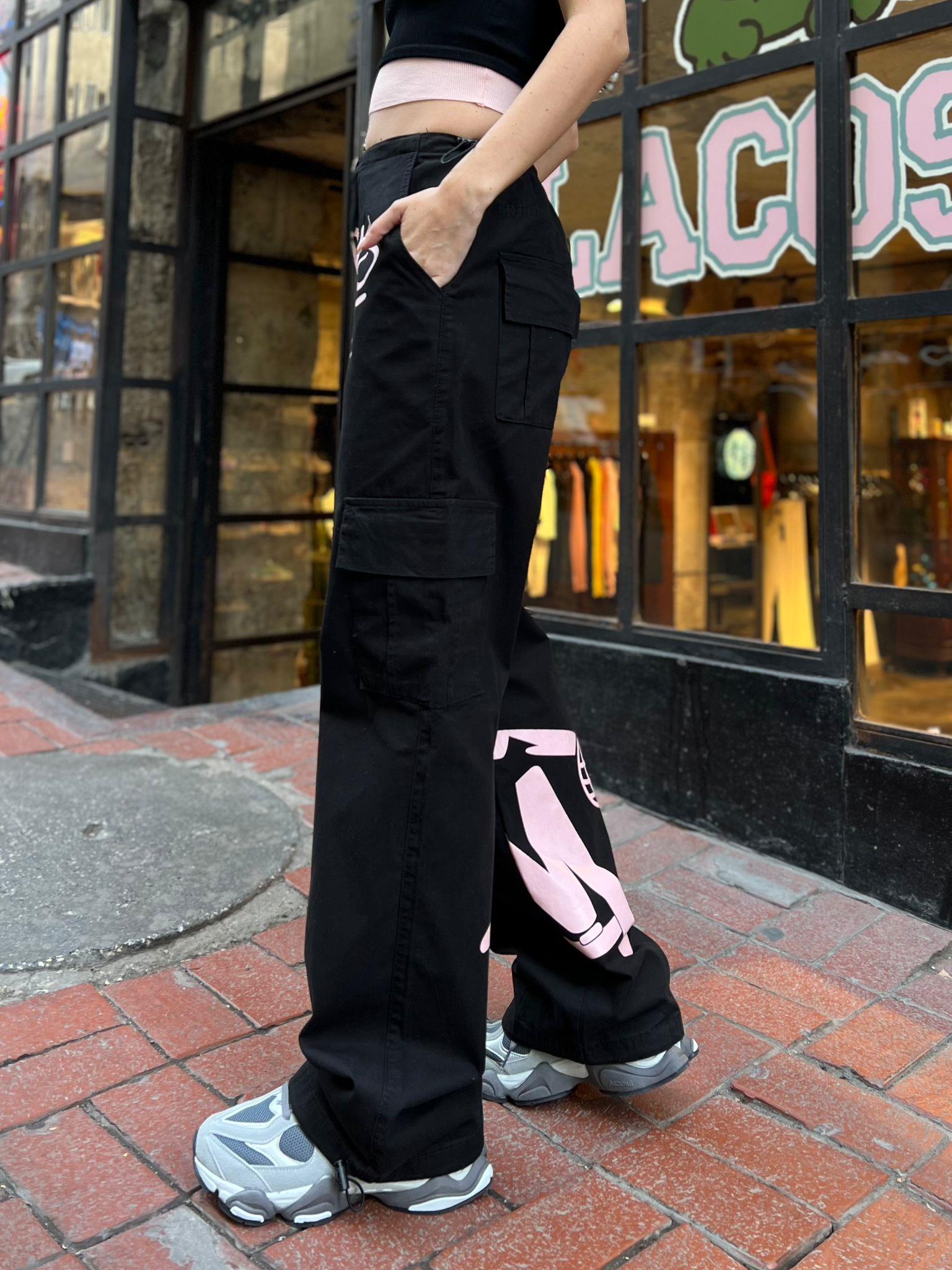 Unisex  Kargo Cepli Lastik Detaylı Siyah Pembe Baskılı Baggy Jean