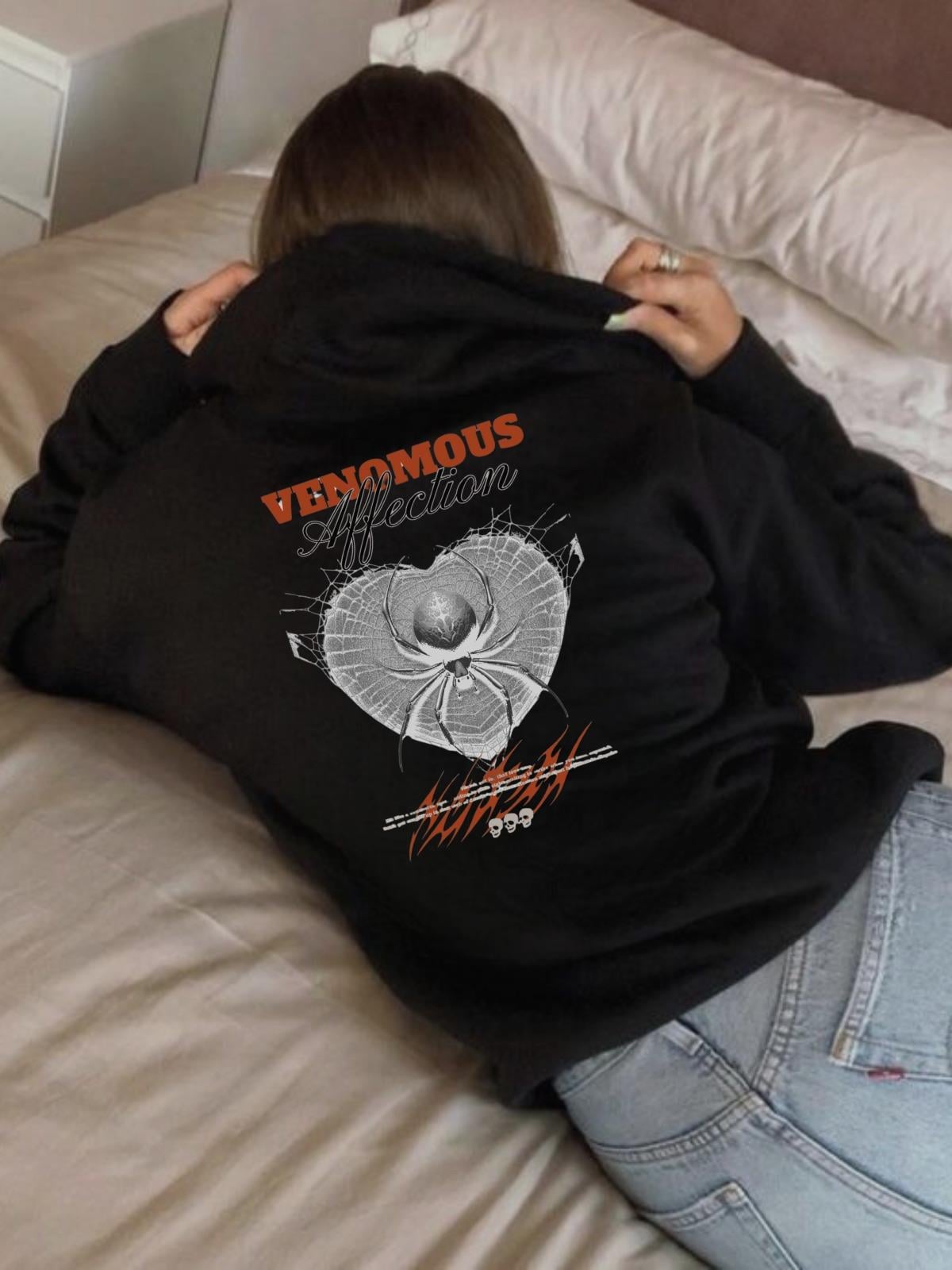 Venomous Baskılı Siyah Kapşonlu Sweatshirt 