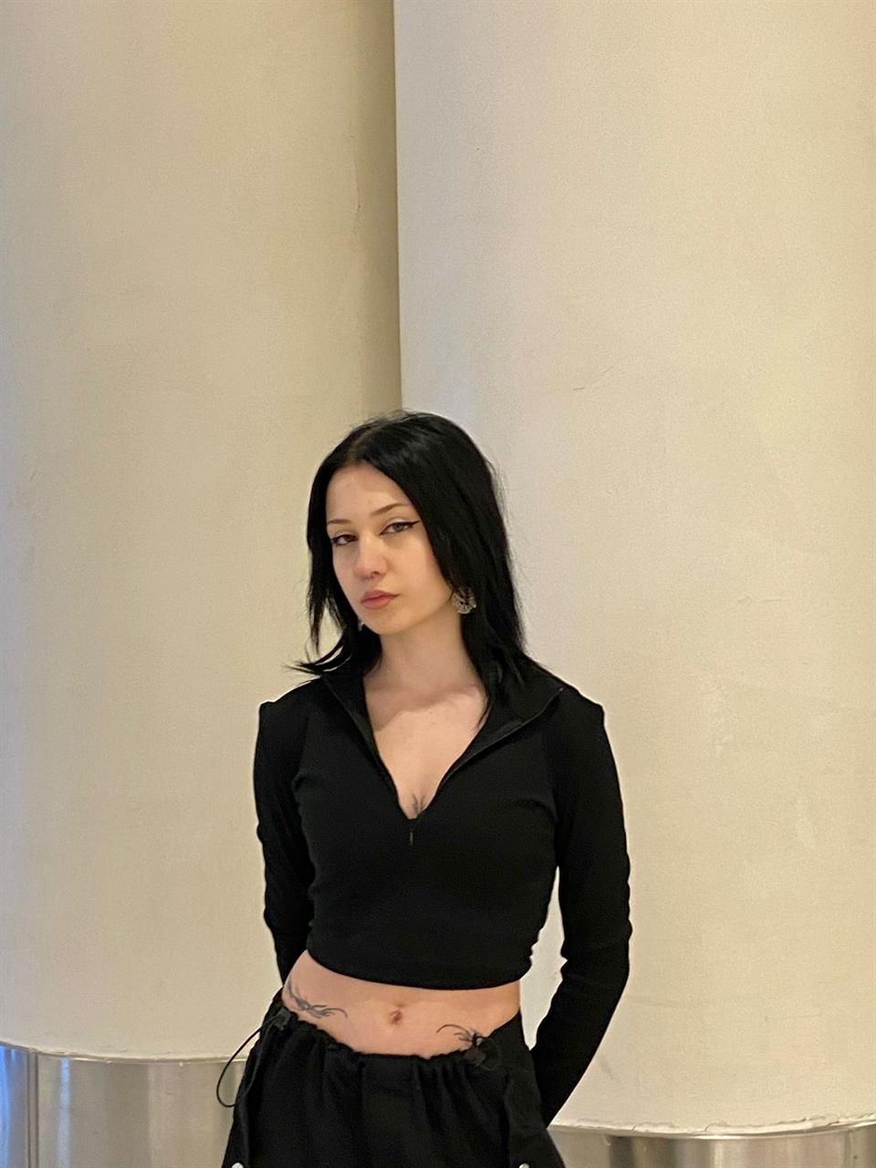 Yarım Fermuarlı Siyah Kaşkorse Crop