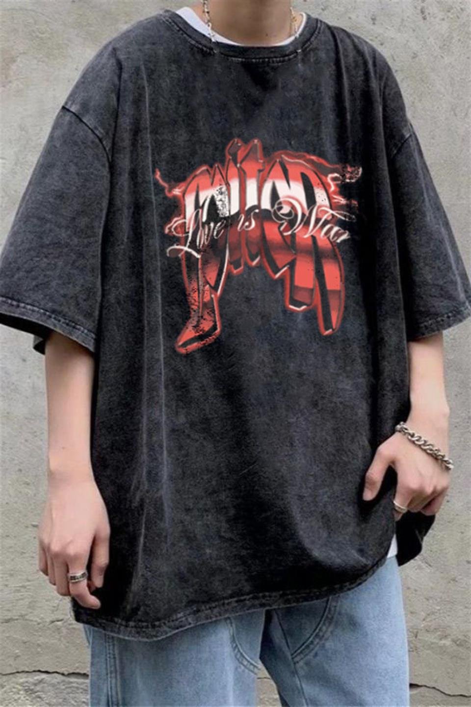 Yıkamalı Love Is War Baskılı Unisex Oversize Eskitme T-shirt