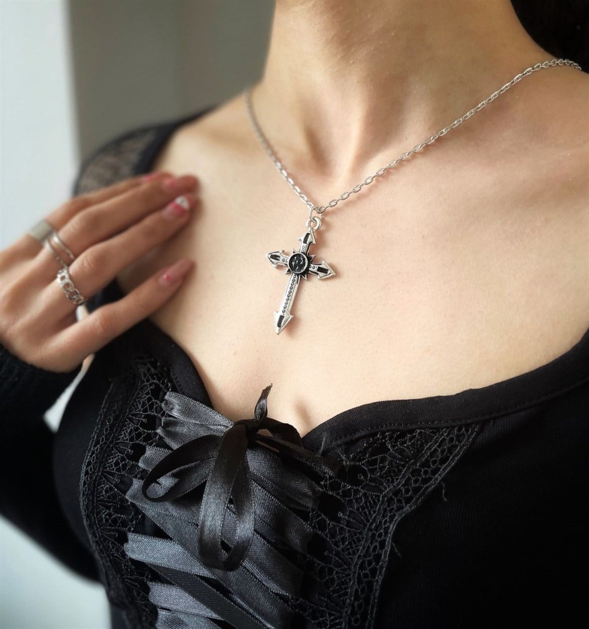 Zincirli Cross With Compass Kolye