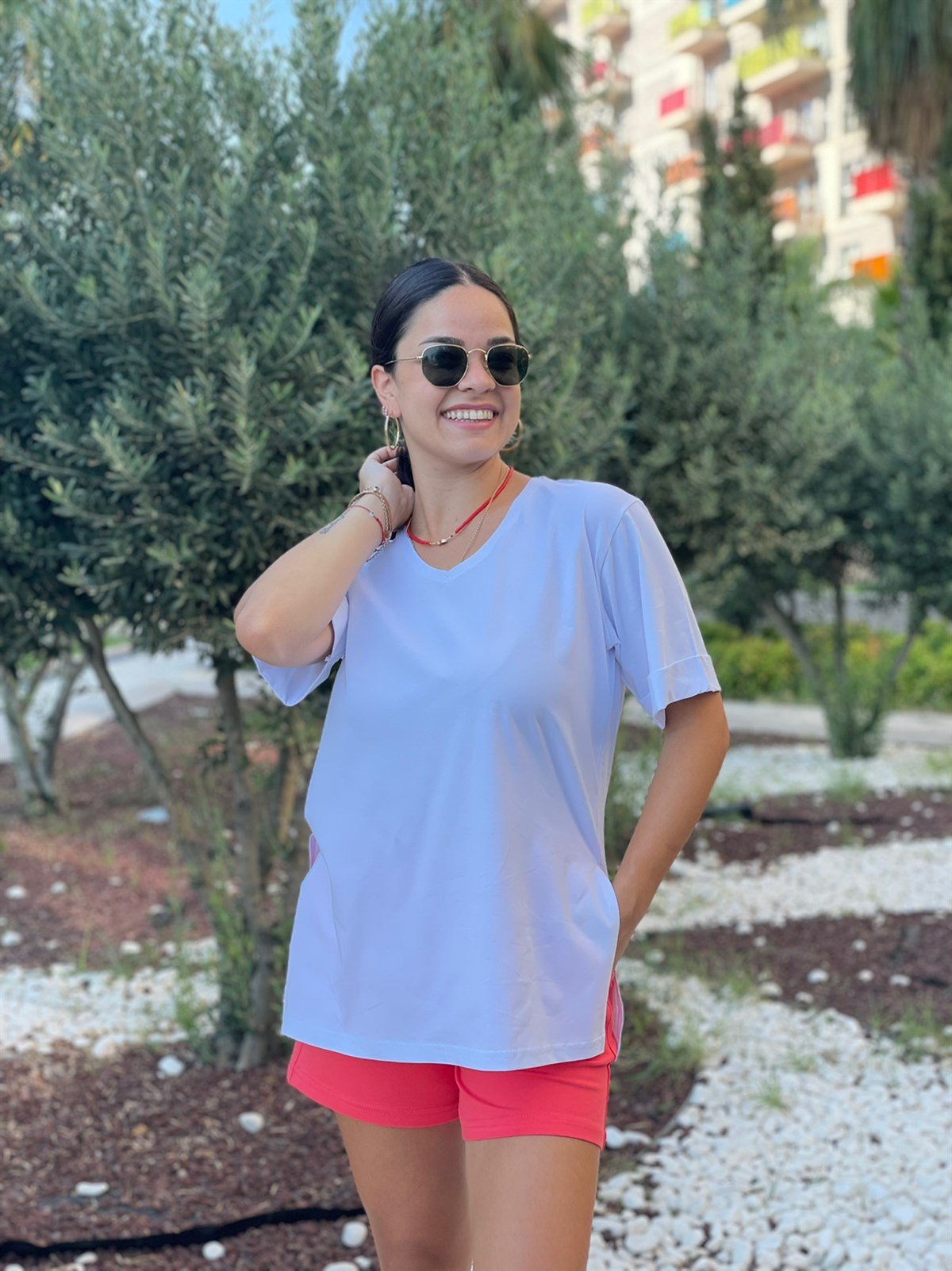 Basic V yaka T-shirt