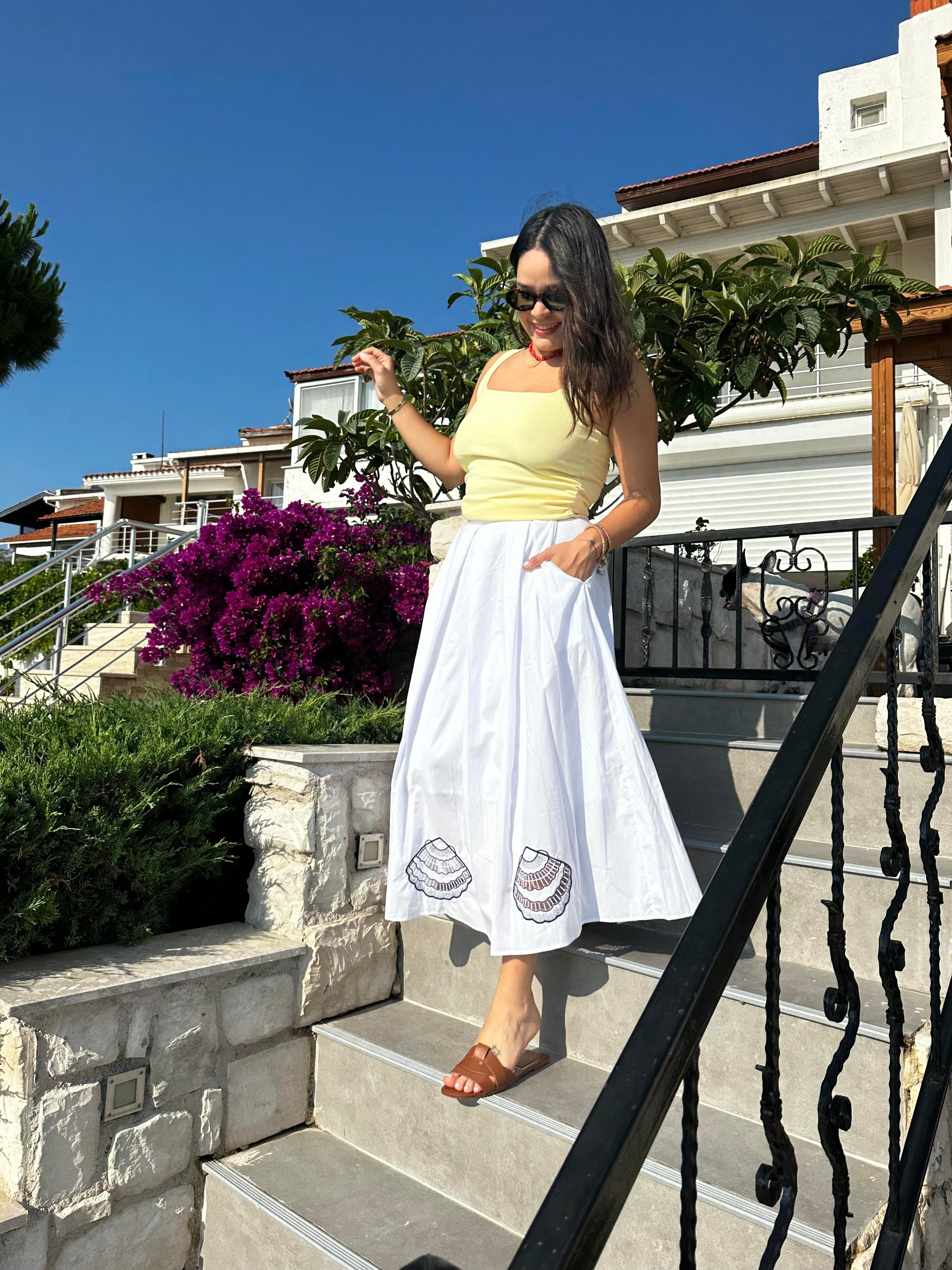 Deniz Kabuğu Nakışlı -Poplin Kumaş Etek Beyaz