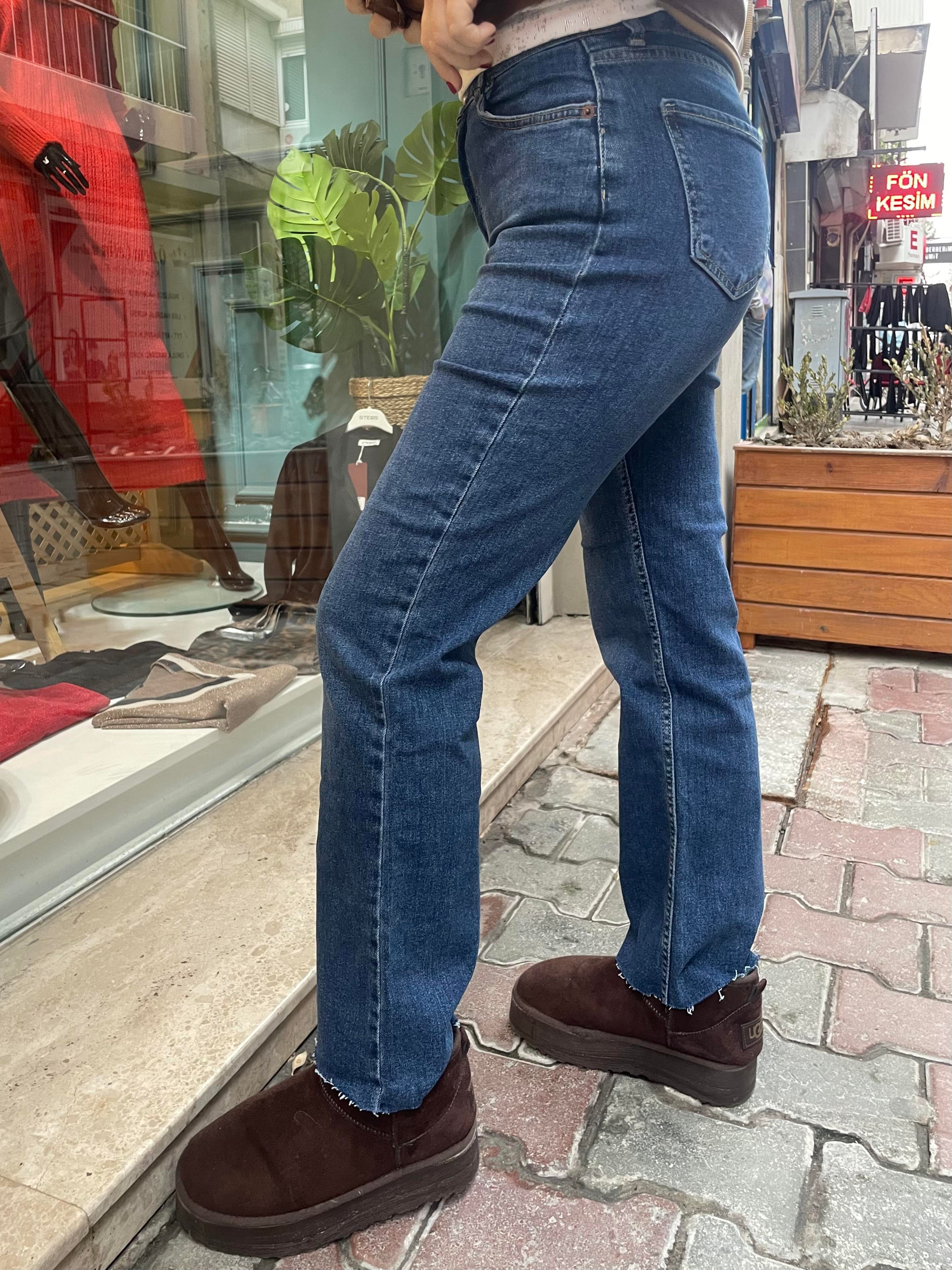 Kesik Paça Jean