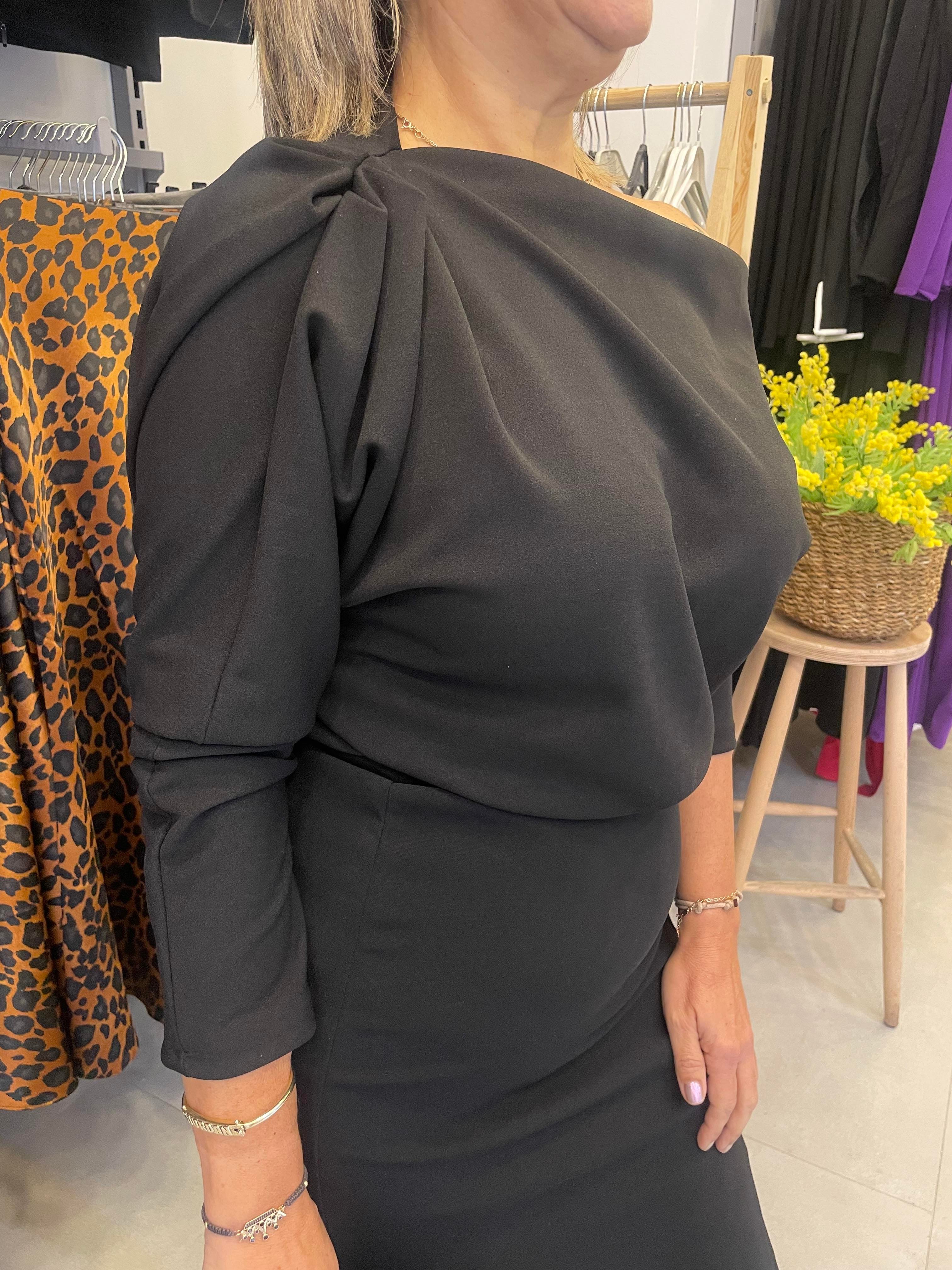Siyah Drape Detaylı Elbise 