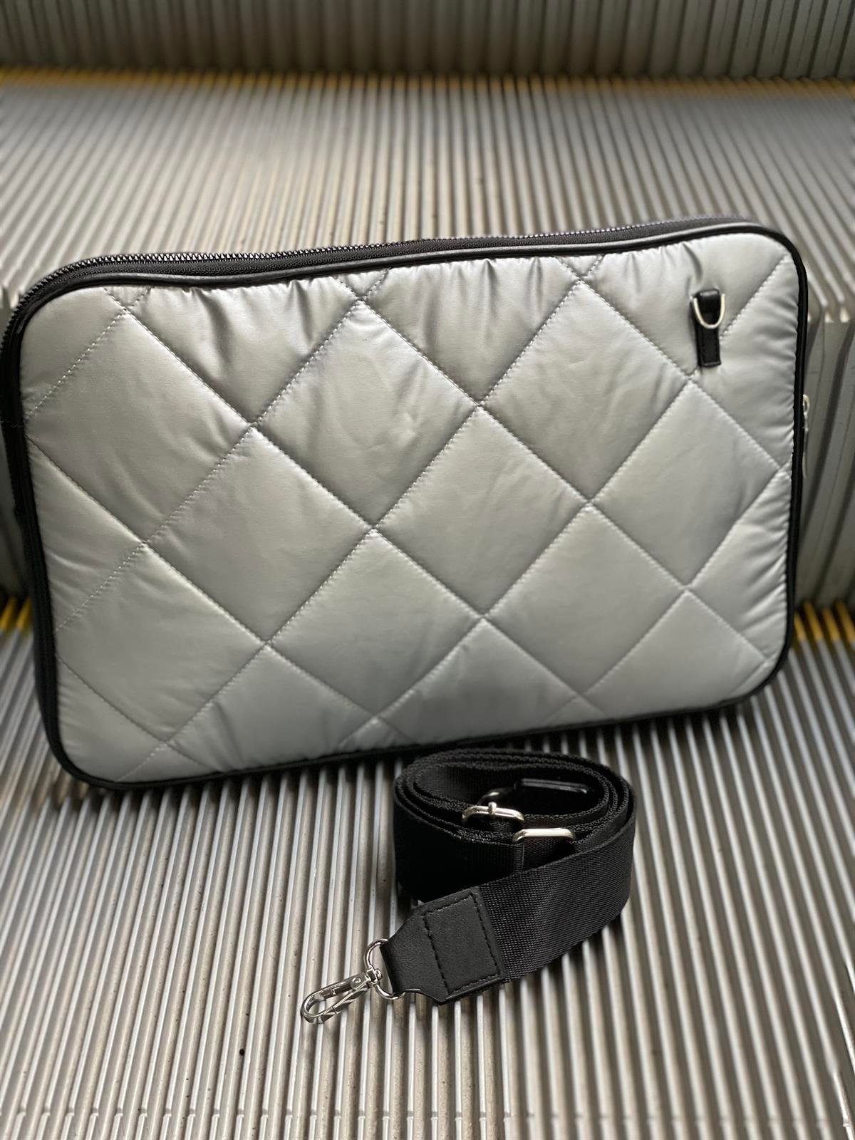 Husk Laptop Kılıfı (Laptop Çantası)