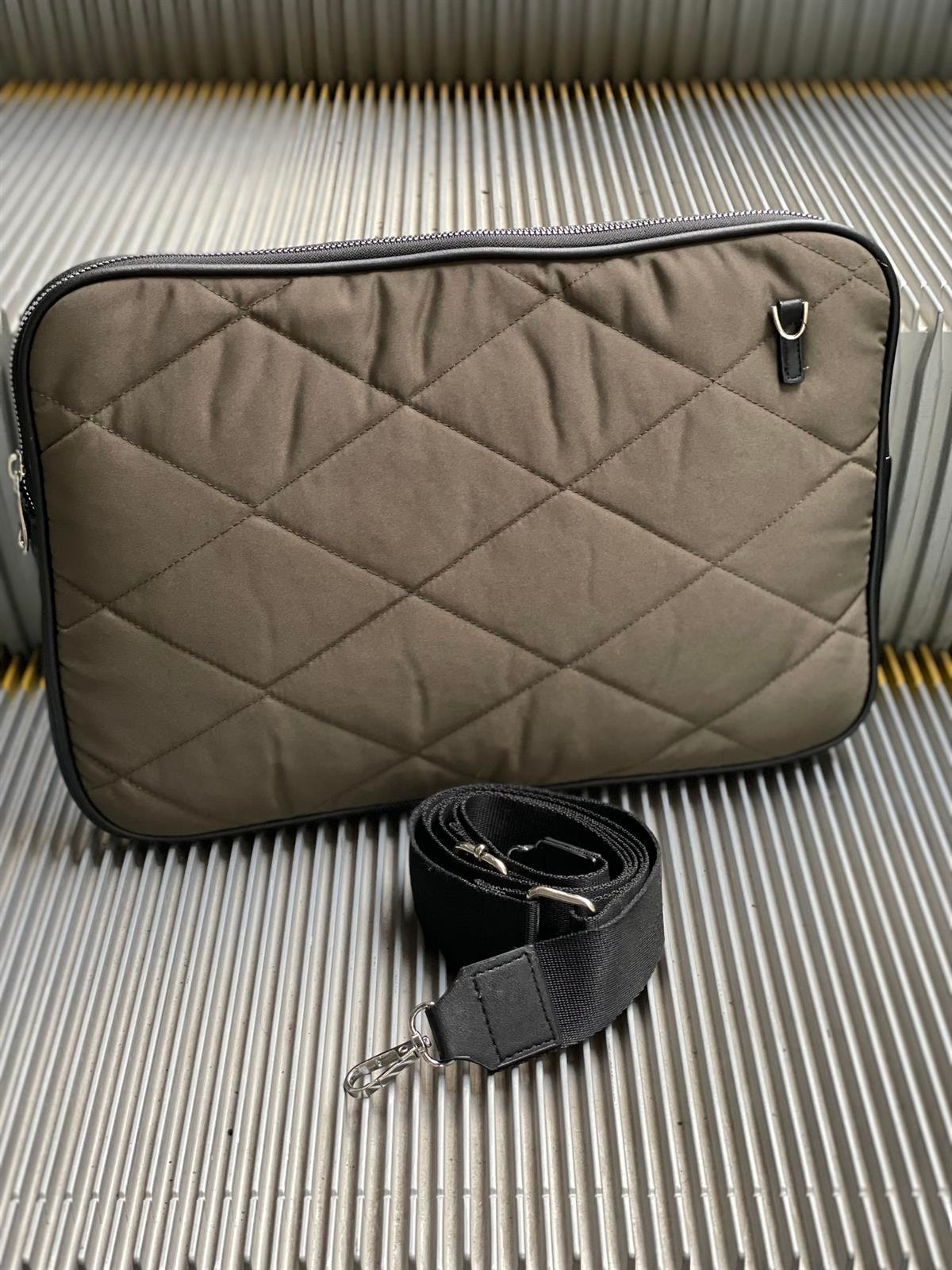 Husk Laptop Kılıfı (Laptop Çantası)