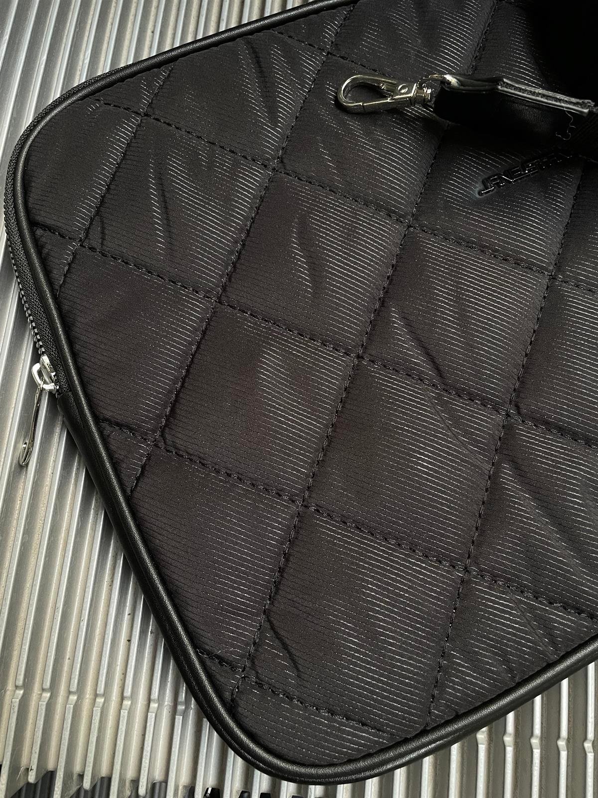 Husk Laptop Kılıfı (Laptop Çantası)