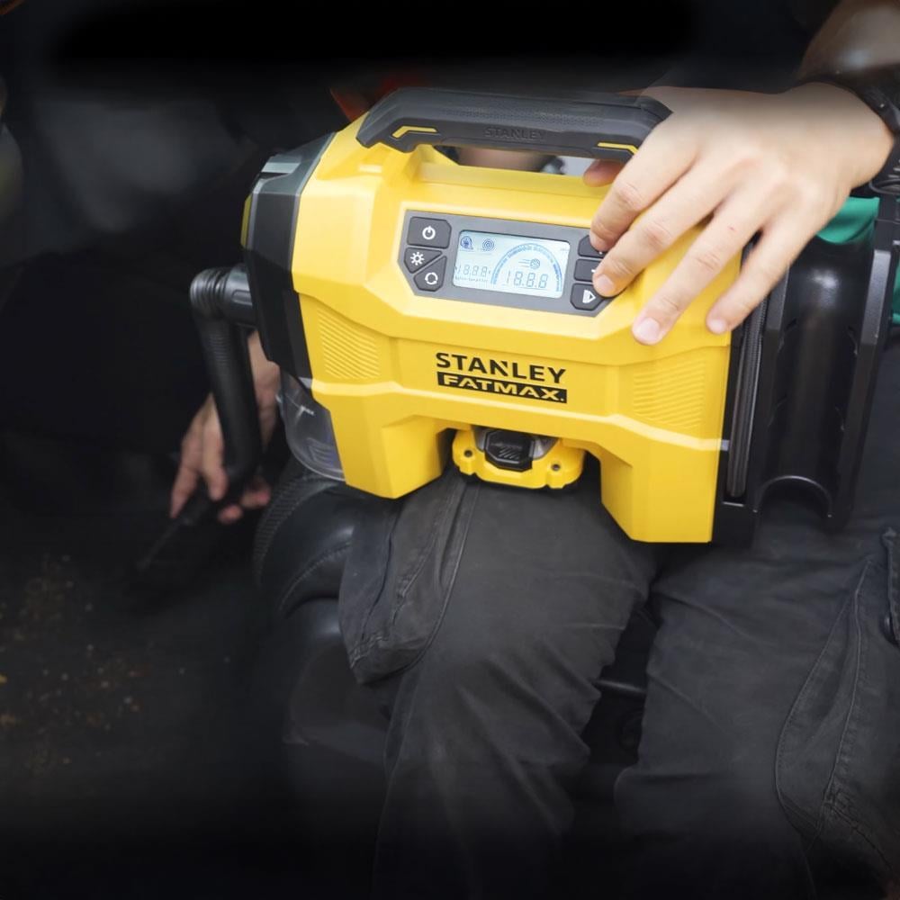 STANLEY SXVI02001 12V/18V 160 PSI Dijital Göstergeli Lastik&Yatak Şişirme+Araç Süpürgesi (Akü Dahil Değildir) SXVI02001
