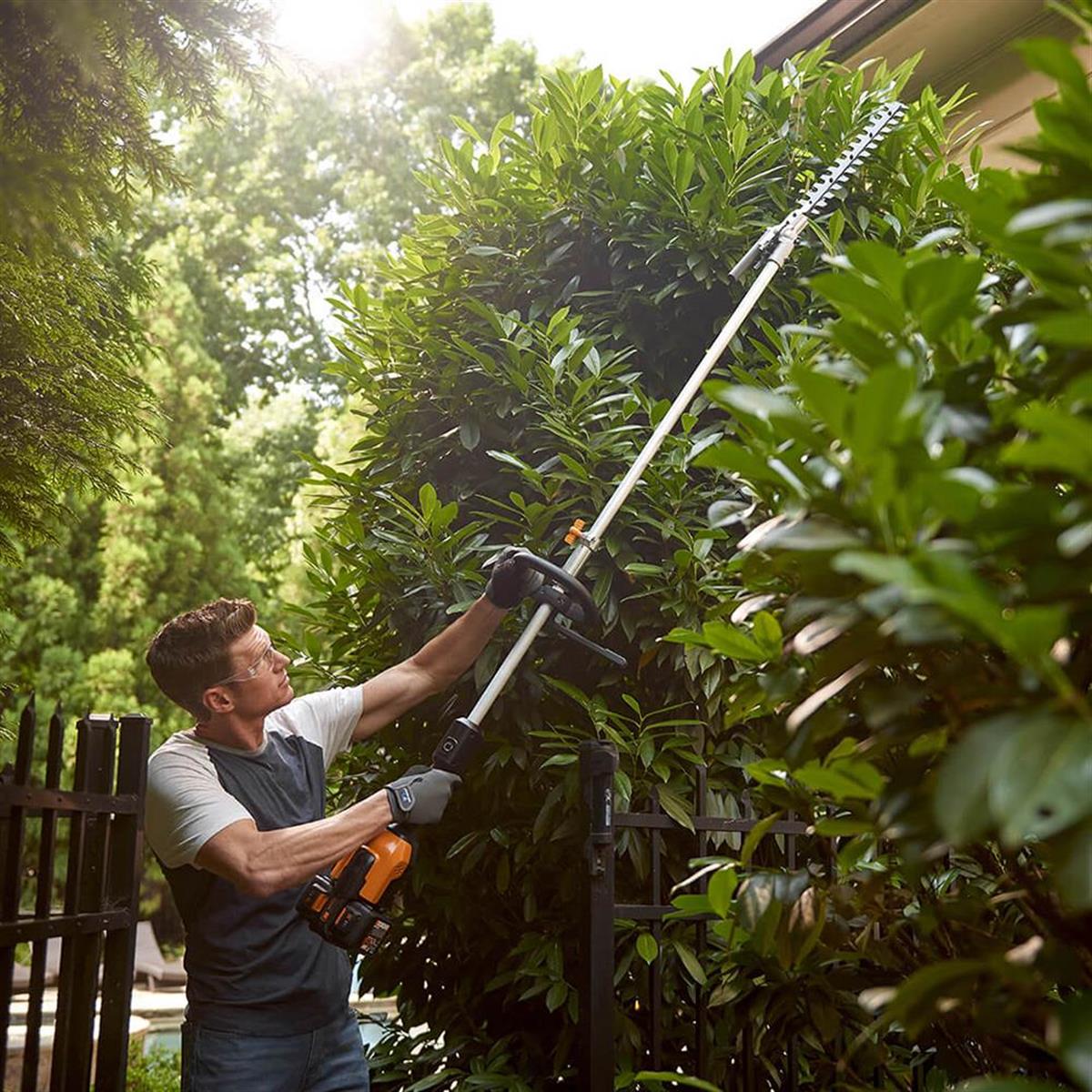 WORX WA0220 WG186E.1 ile Uyumlu 43CM Teleskobik Uzatmalı Açı Ayarlı Çit Budama Başlığı 