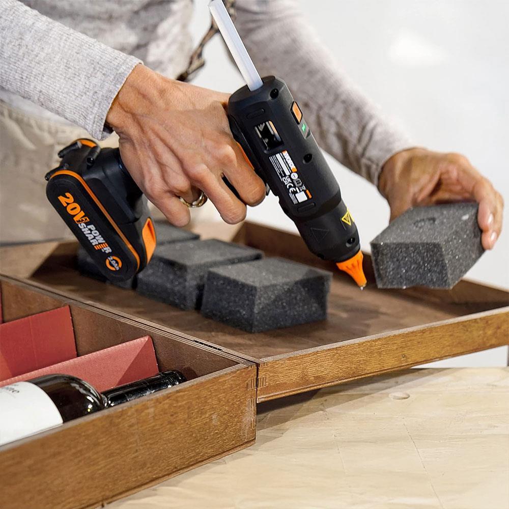 WORX WX045.9 20Volt 11MM Profesyonel Sıcak Mum Silikon Tabancası + 10 Silikon (Akü Dahil Değildir)
