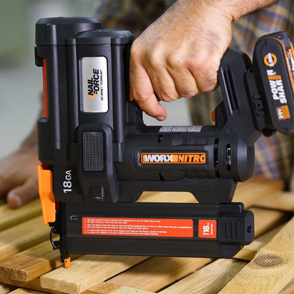 WORX WX844.9 20Volt 16-40mm Profesyonel Şarjlı Zımba Makinesi + 2700 Adet Yedek Zımba (Akü Dahil Değildir)