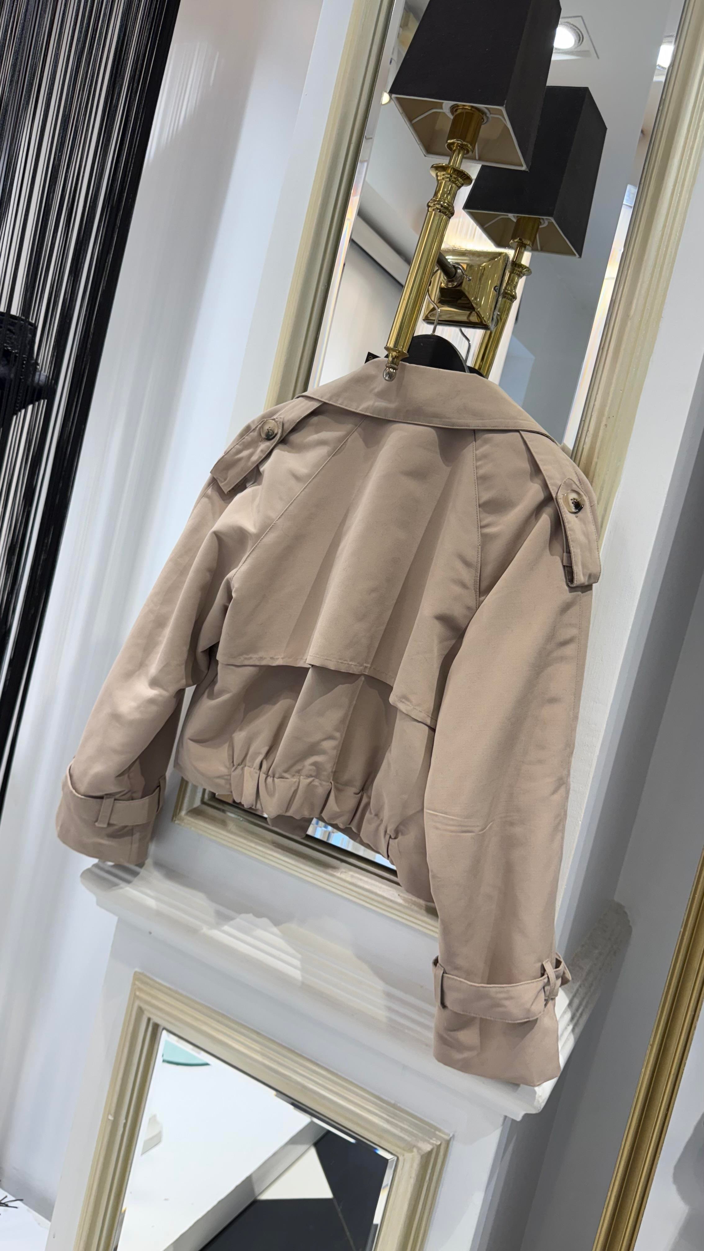 Bel Lastik Kısa Trenç