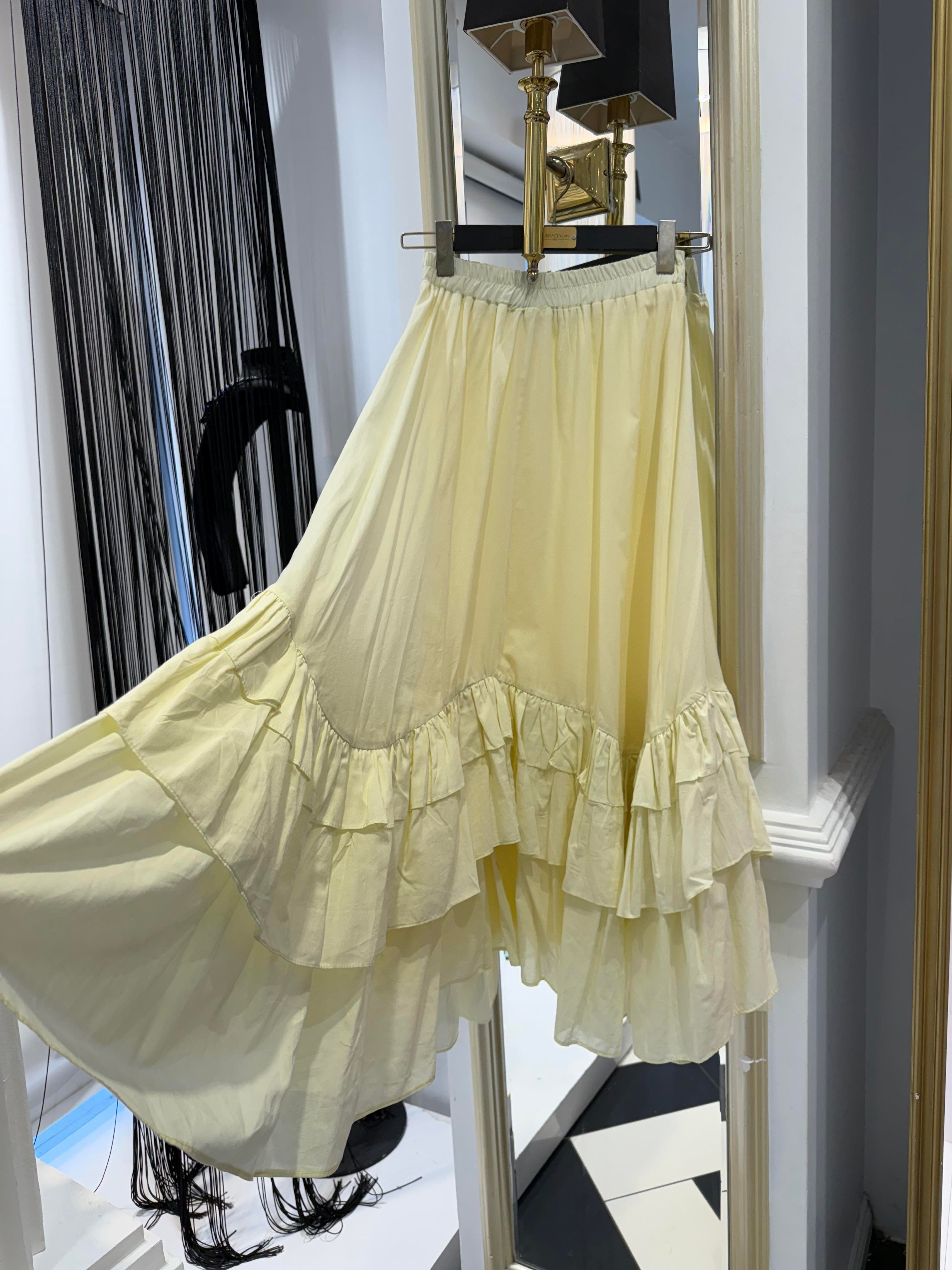 Eteği Katlı Takım